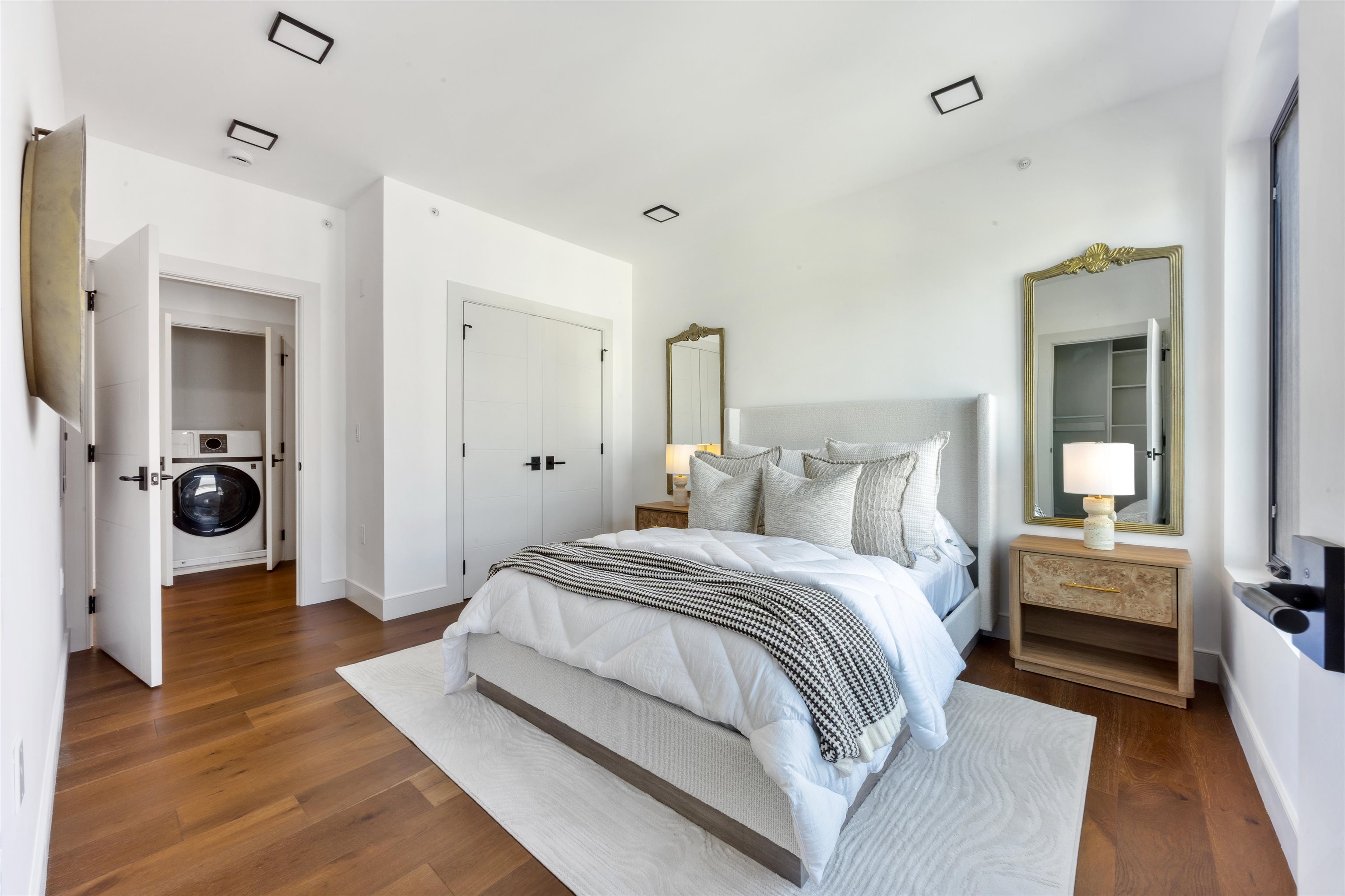 262 NEW YORK AVE Unit: 203