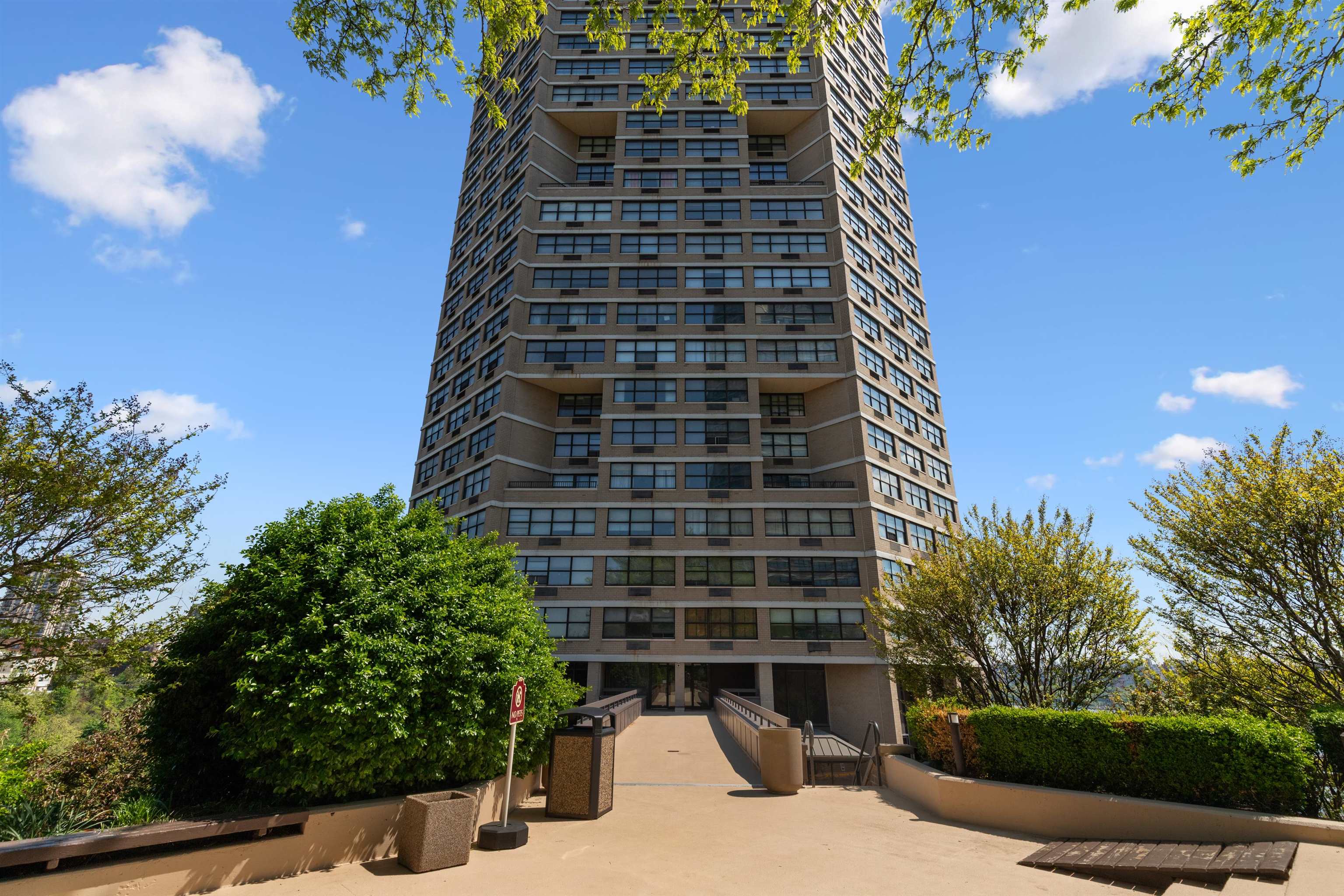 7004 BLVD EAST Unit: 9A