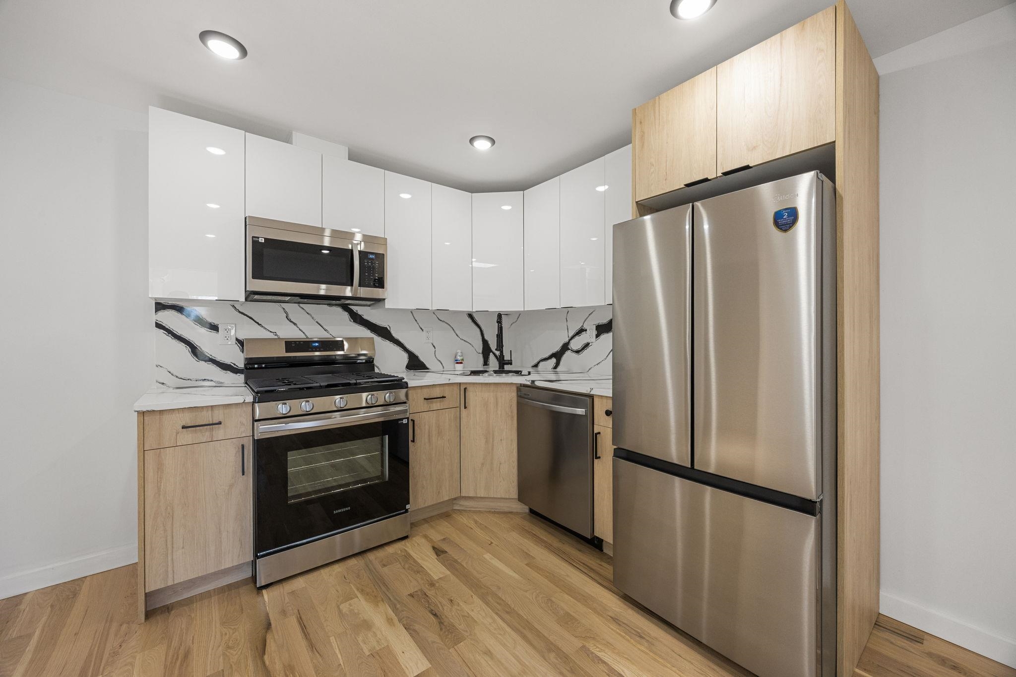 294 HOBOKEN AVE Unit: 3