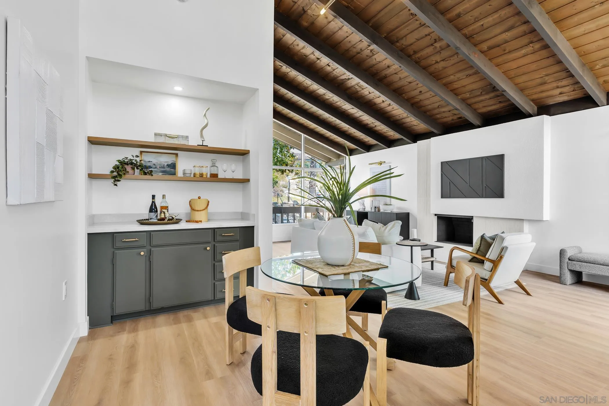 17189 Bernardo Center