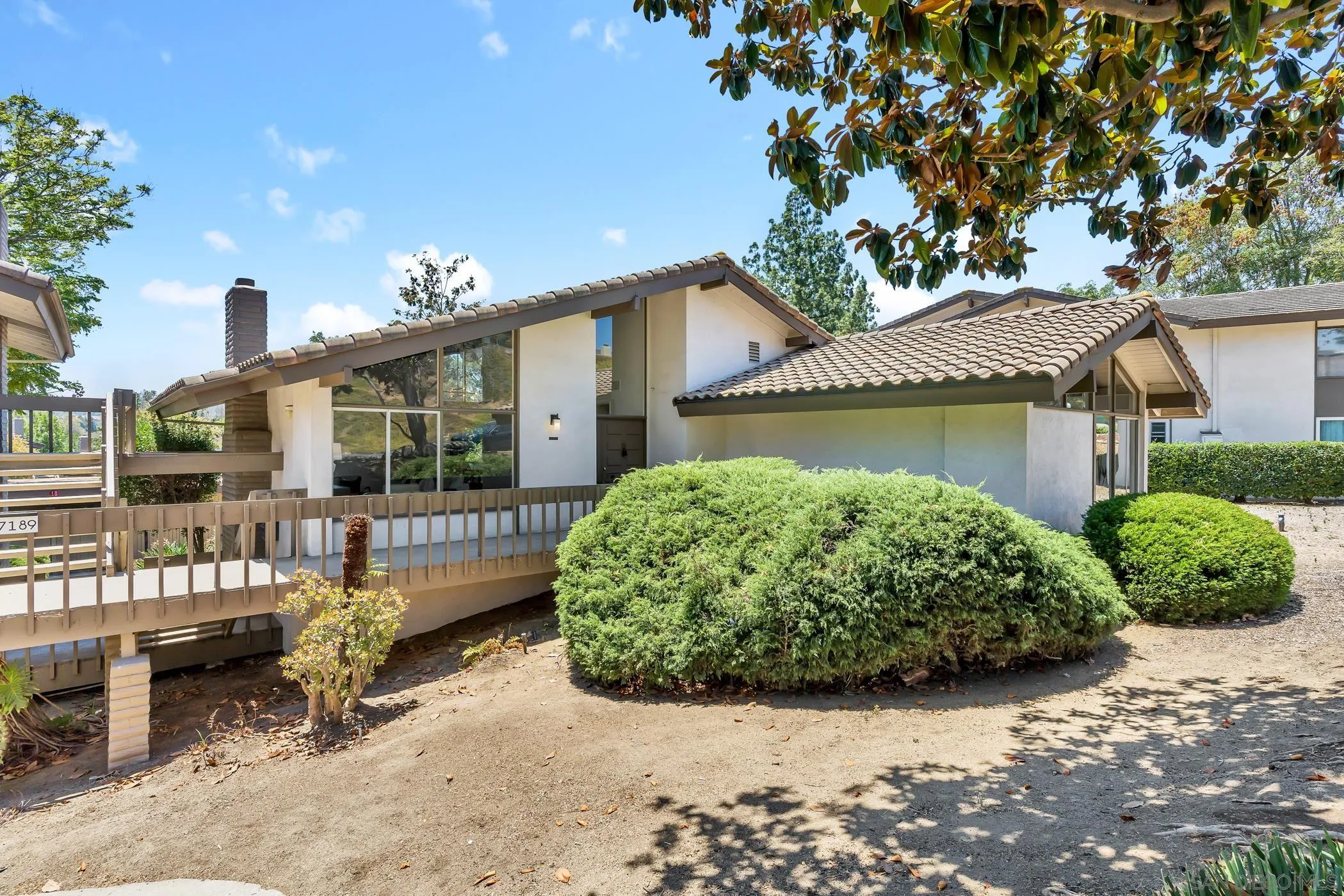 17189 Bernardo Center