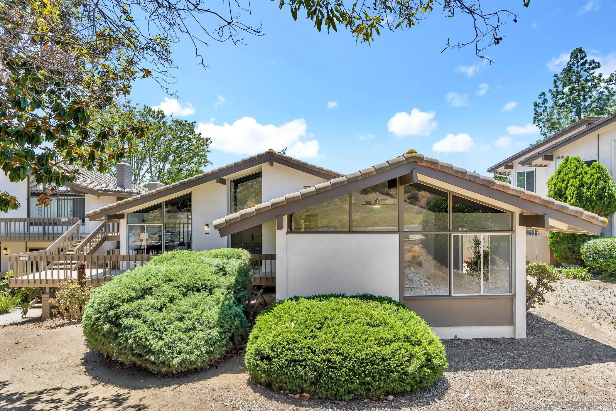 17189 Bernardo Center