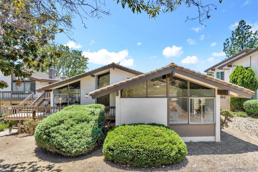 17189 Bernardo Center