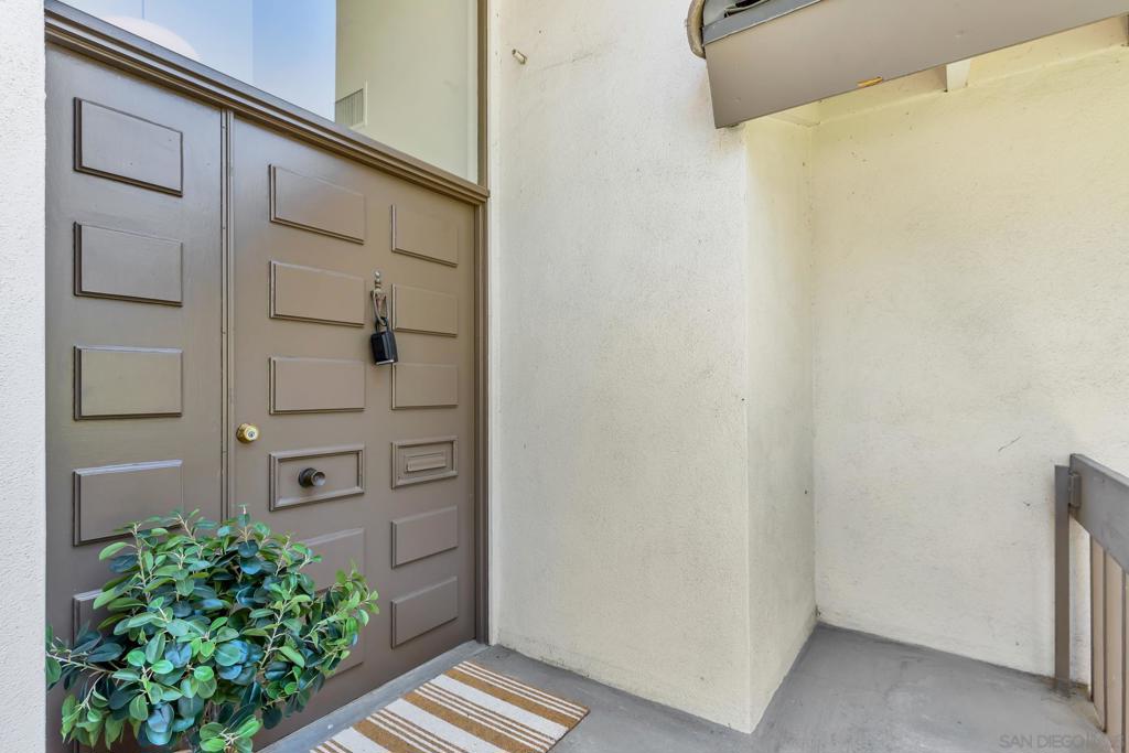 17189 Bernardo Center