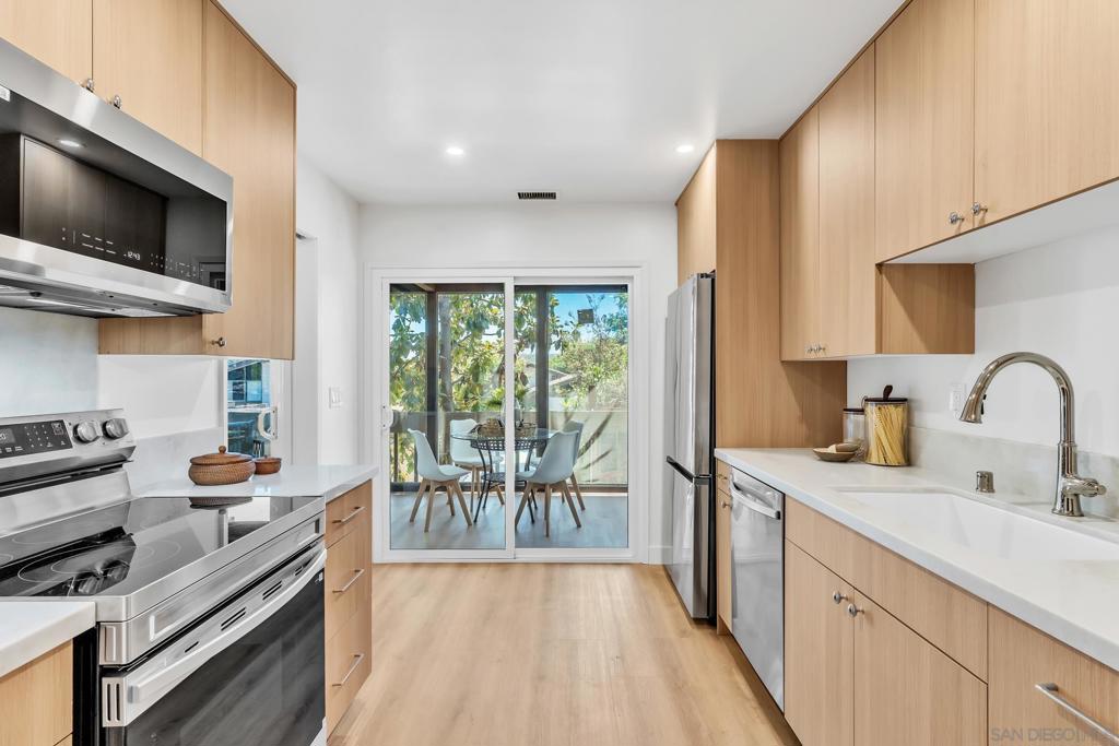 17189 Bernardo Center