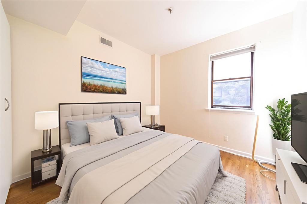 227 CHRISTOPHER COLUMBUS DR Unit: 336B