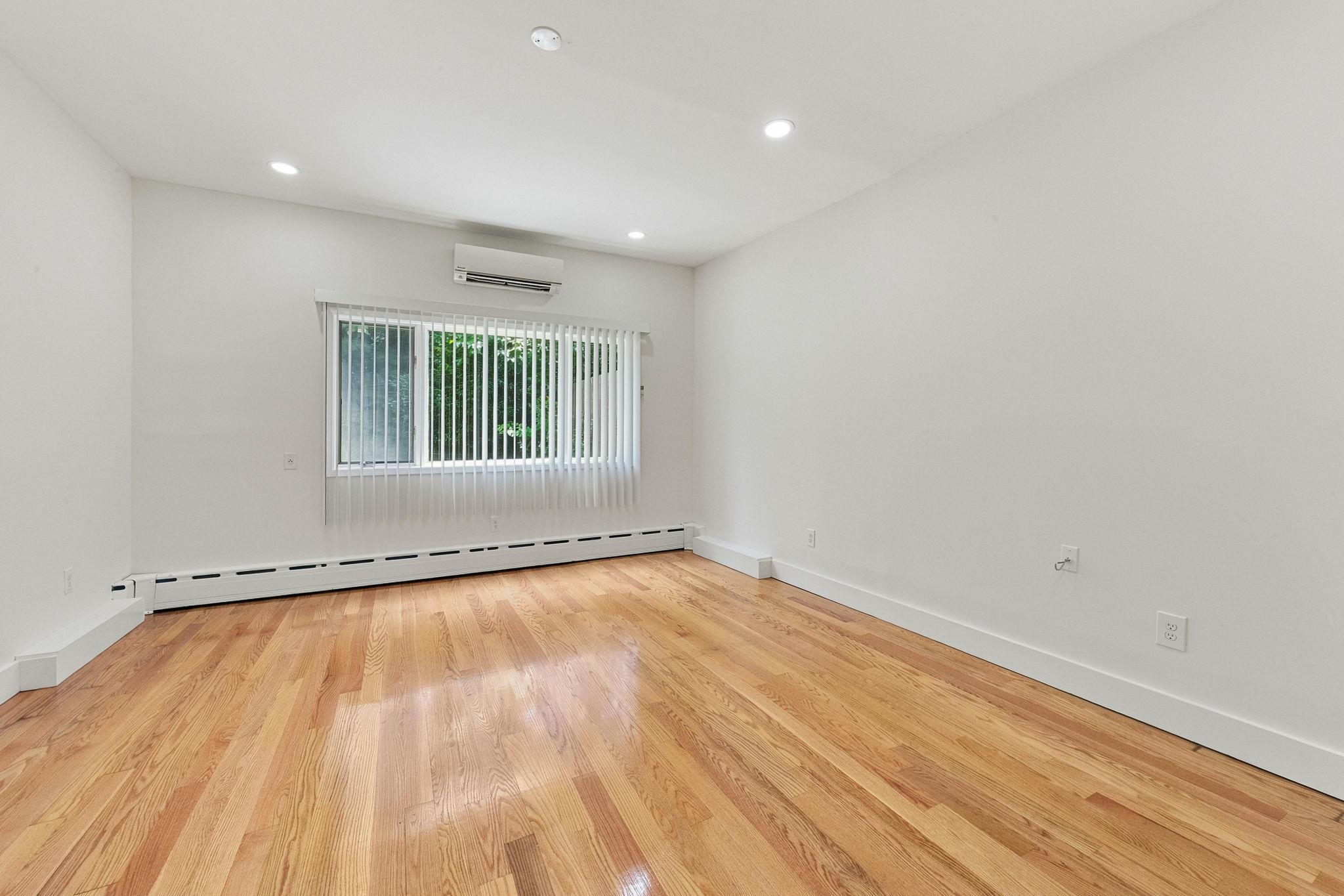 1017 PARK AVE Unit: GF