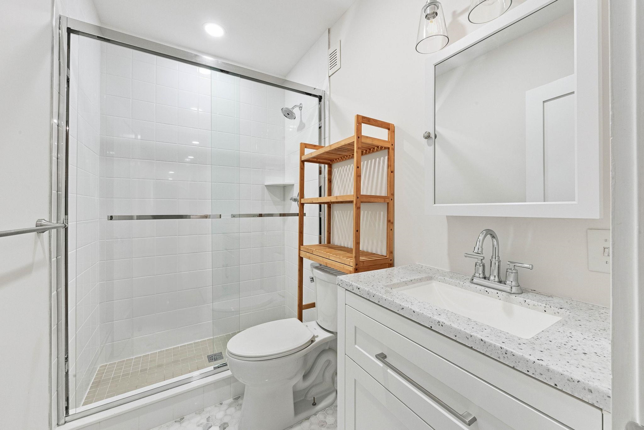 1017 PARK AVE Unit: GF