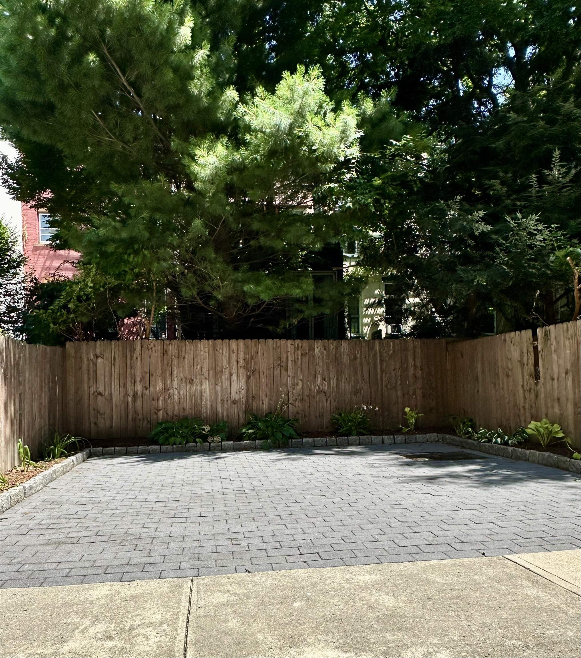 1017 PARK AVE Unit: GF
