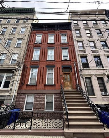 1017 PARK AVE Unit: GF