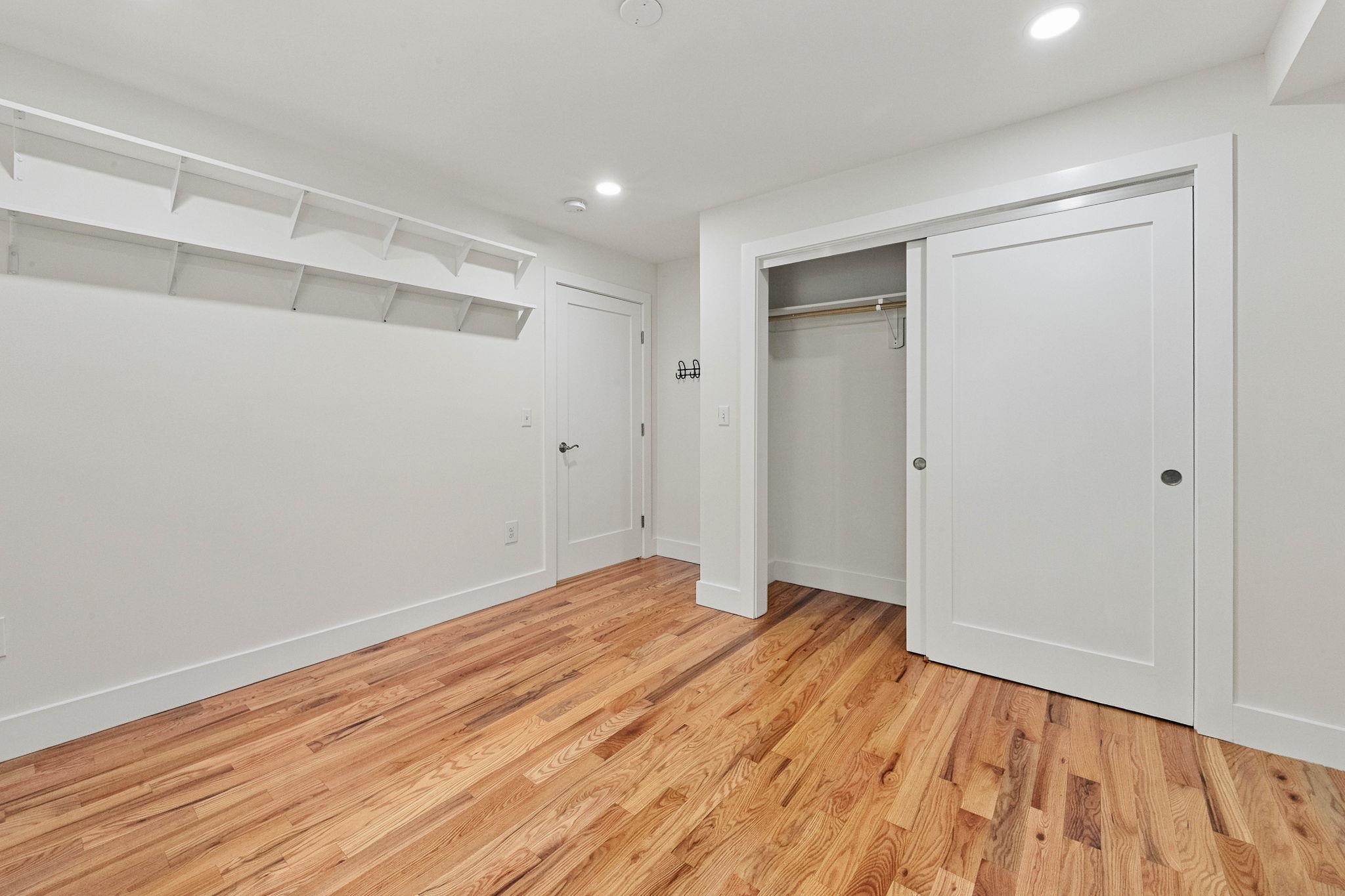 1017 PARK AVE Unit: GF