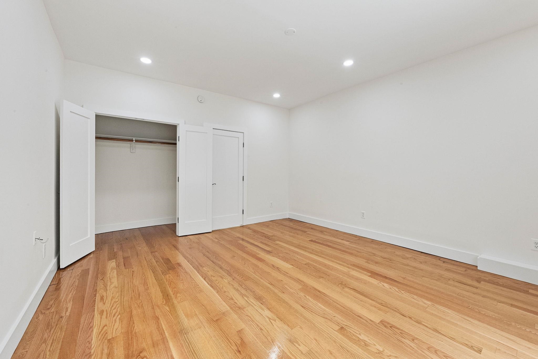 1017 PARK AVE Unit: GF