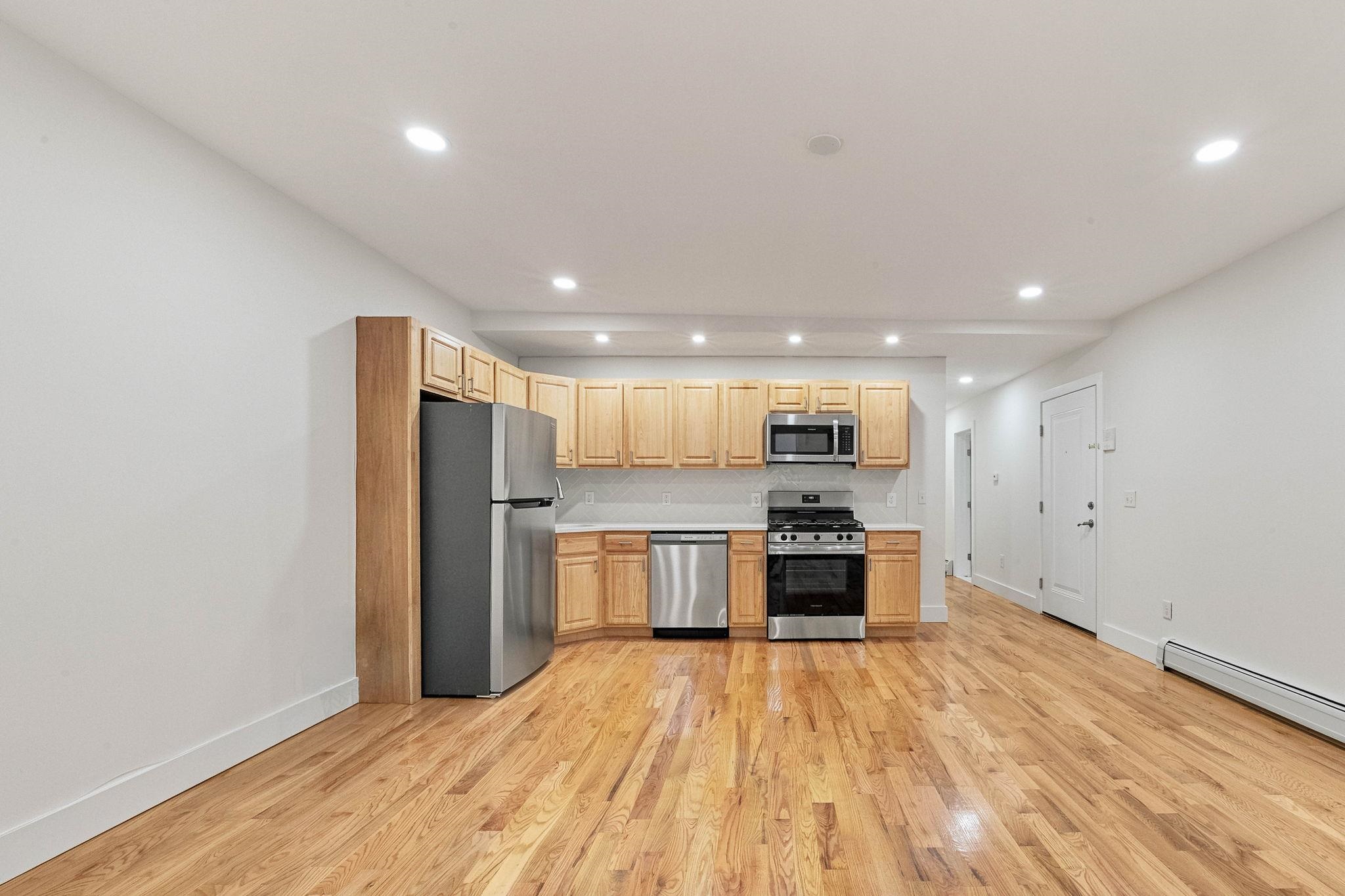 1017 PARK AVE Unit: GF
