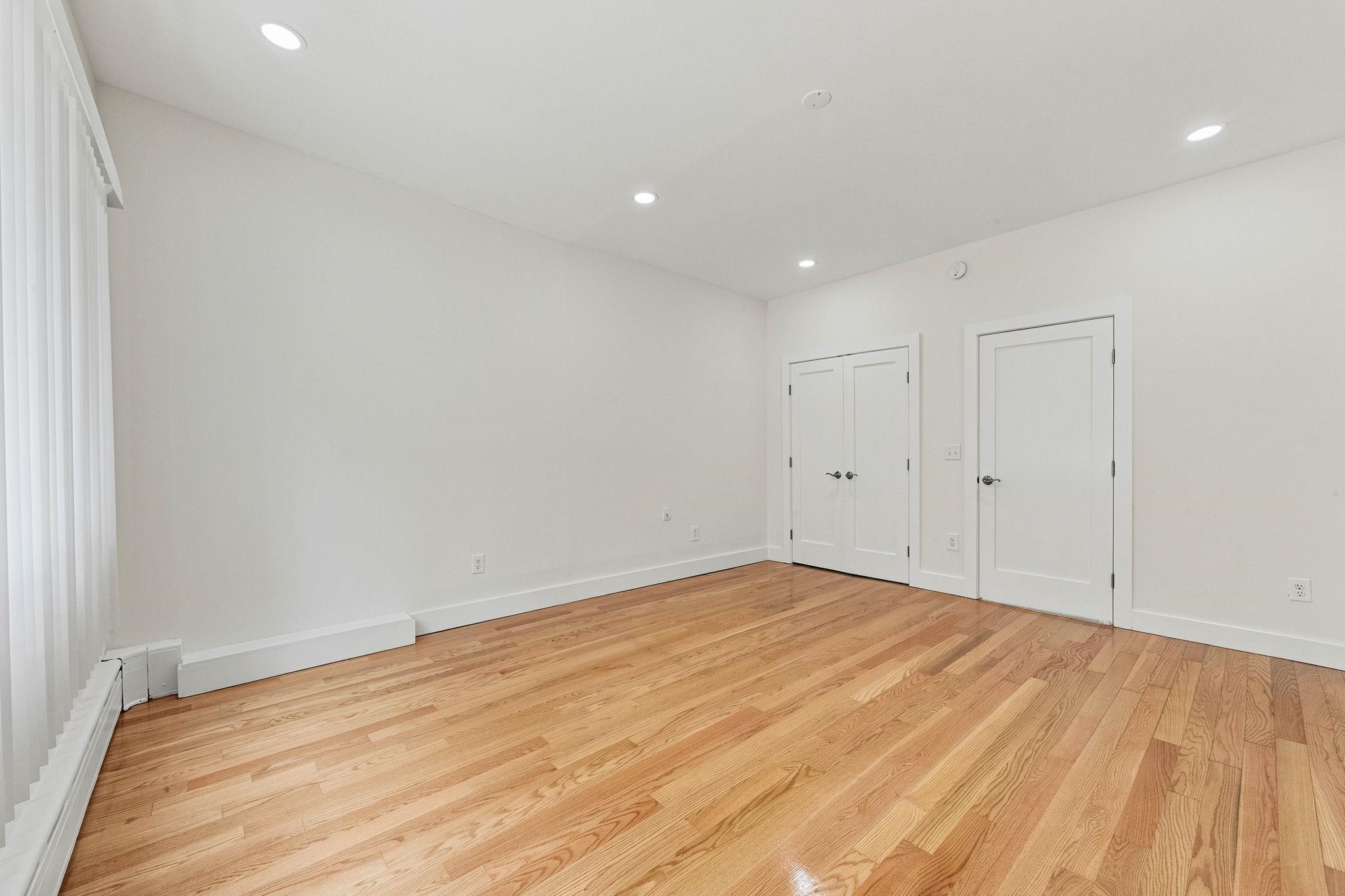 1017 PARK AVE Unit: GF
