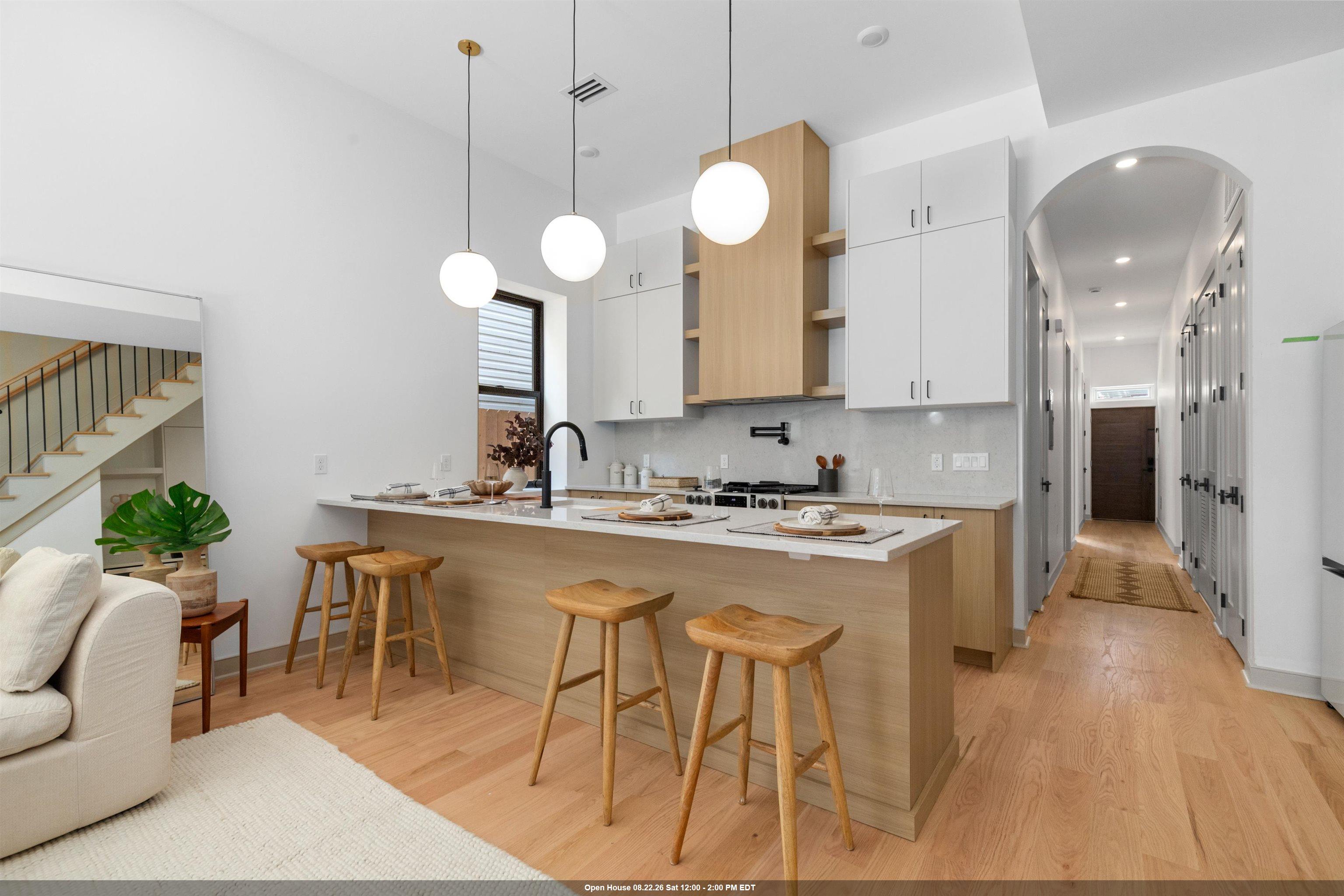 322 PRINCETON AVE Unit: Unit 1