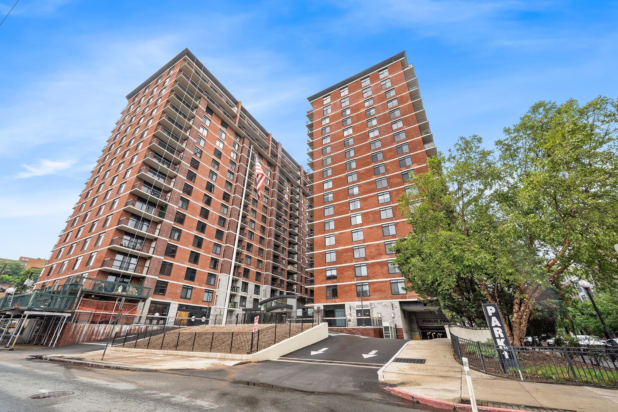 700 1ST ST Unit: 15D