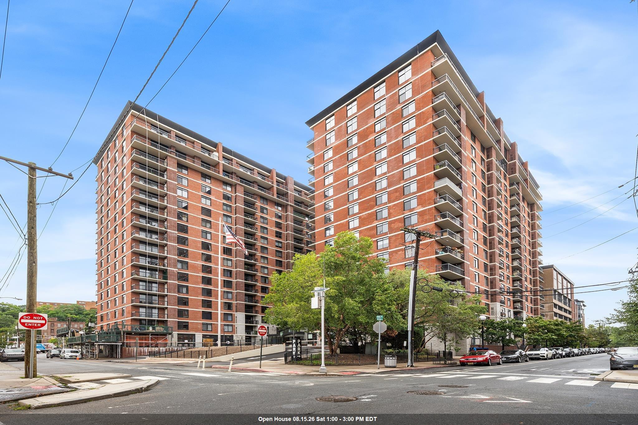 700 1ST ST Unit: 15D