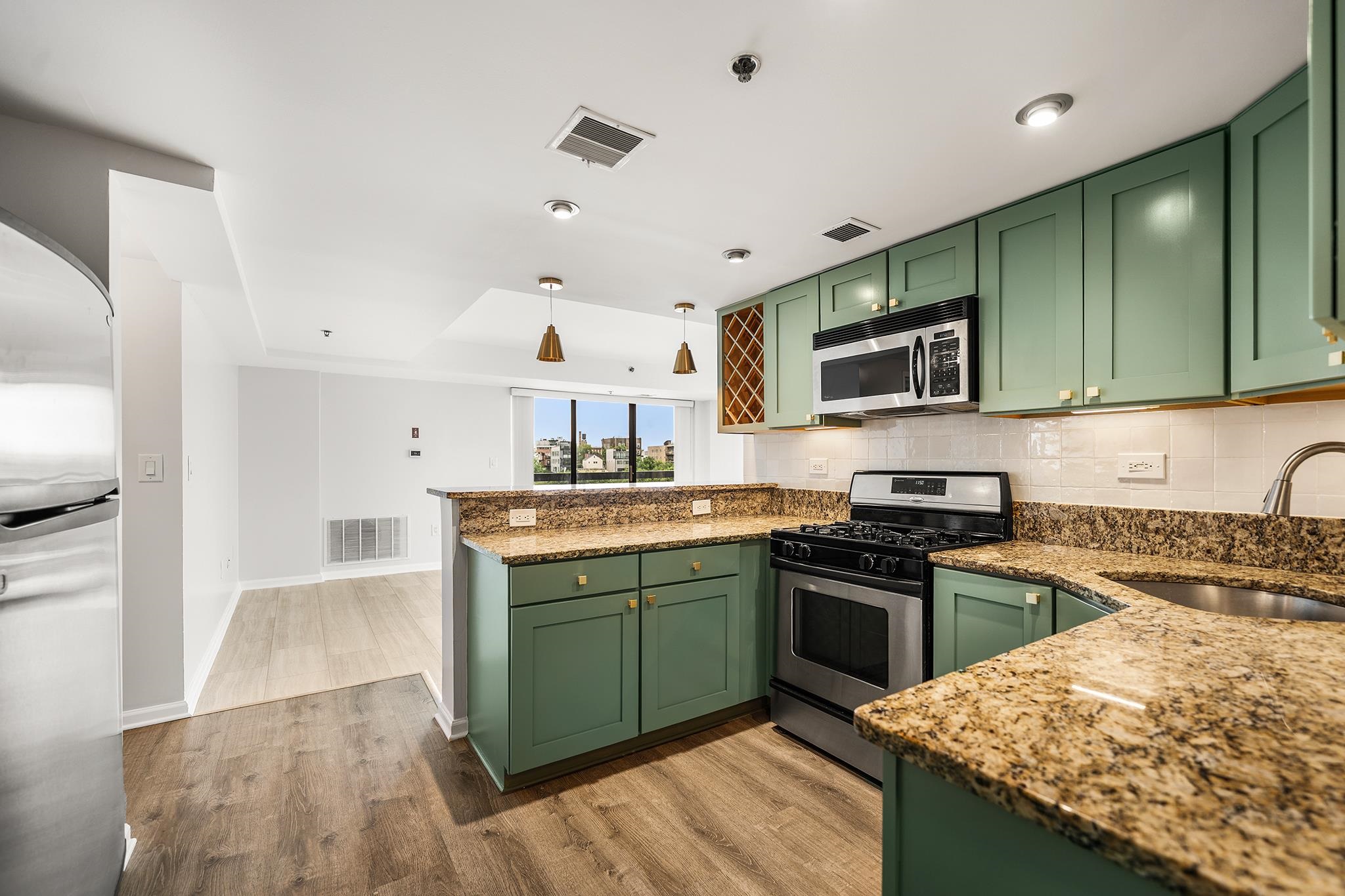 700 1ST ST Unit: 15D