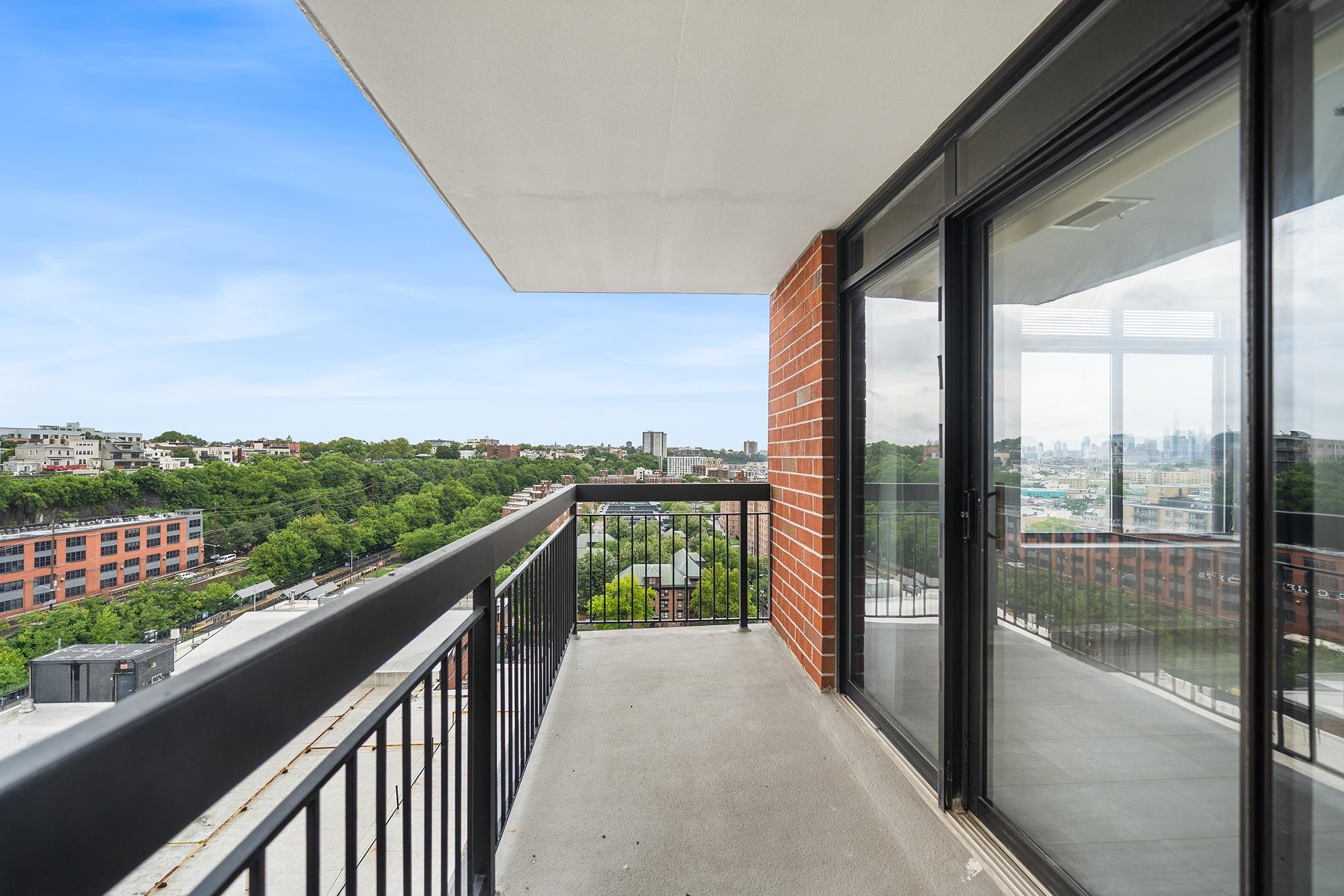 700 1ST ST Unit: 15D