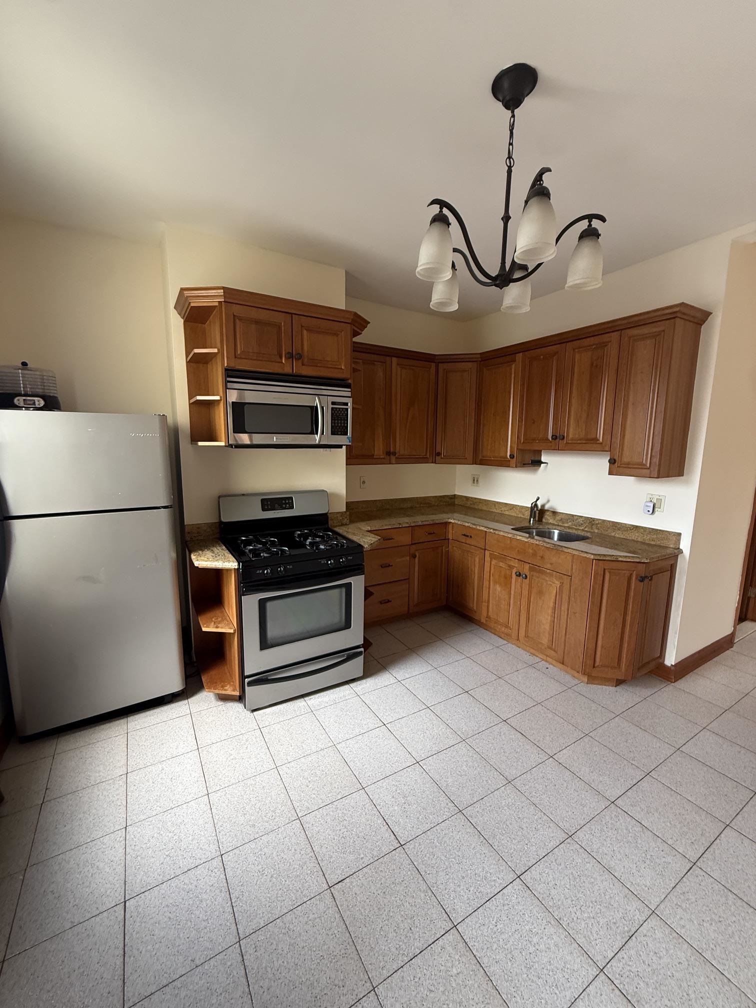 4509 COTTAGE PL Unit: 2R