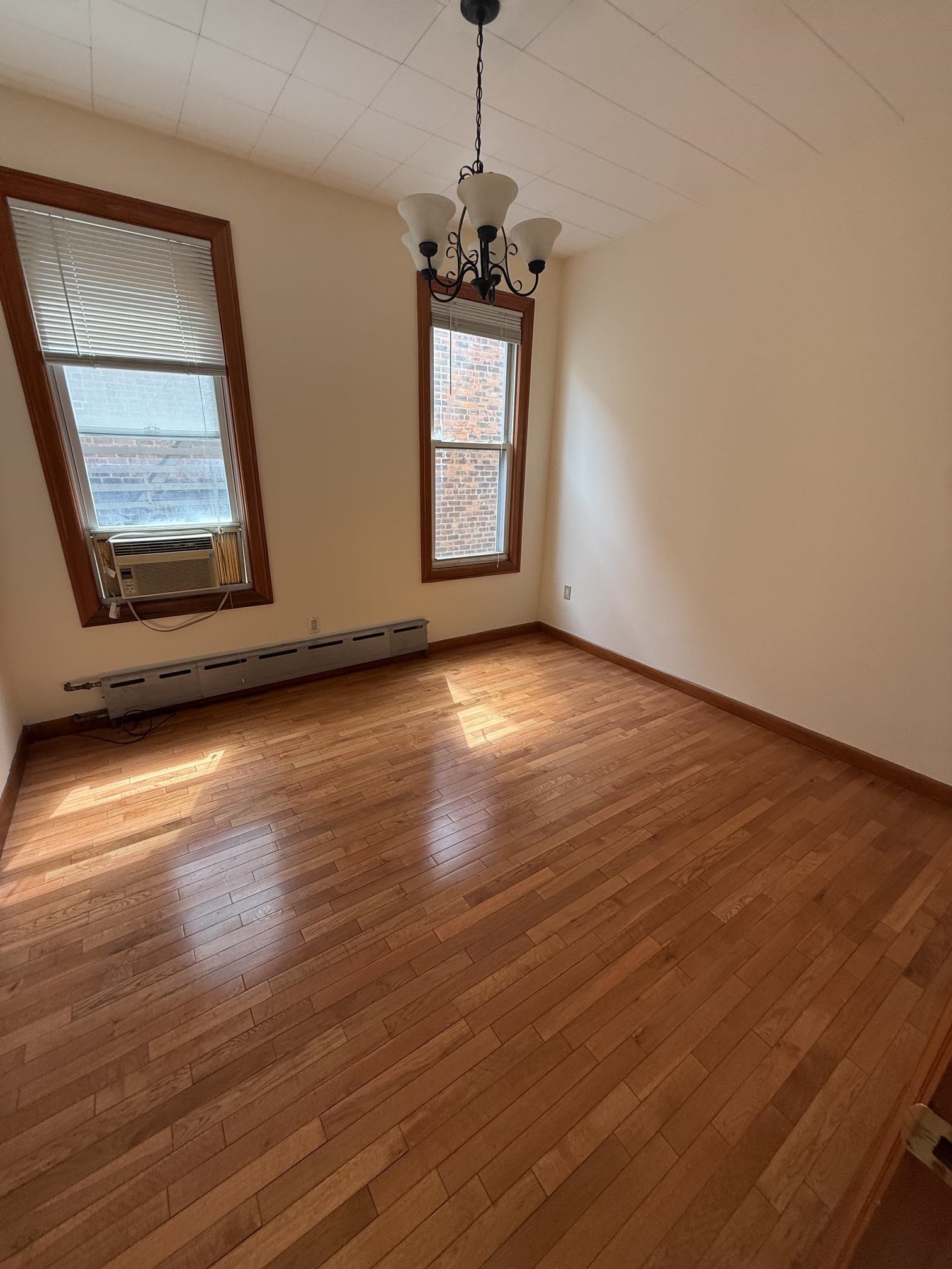 4509 COTTAGE PL Unit: 2R