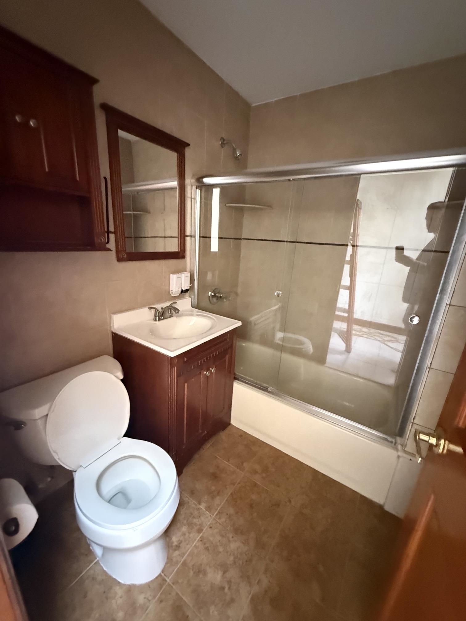 4509 COTTAGE PL Unit: 2R