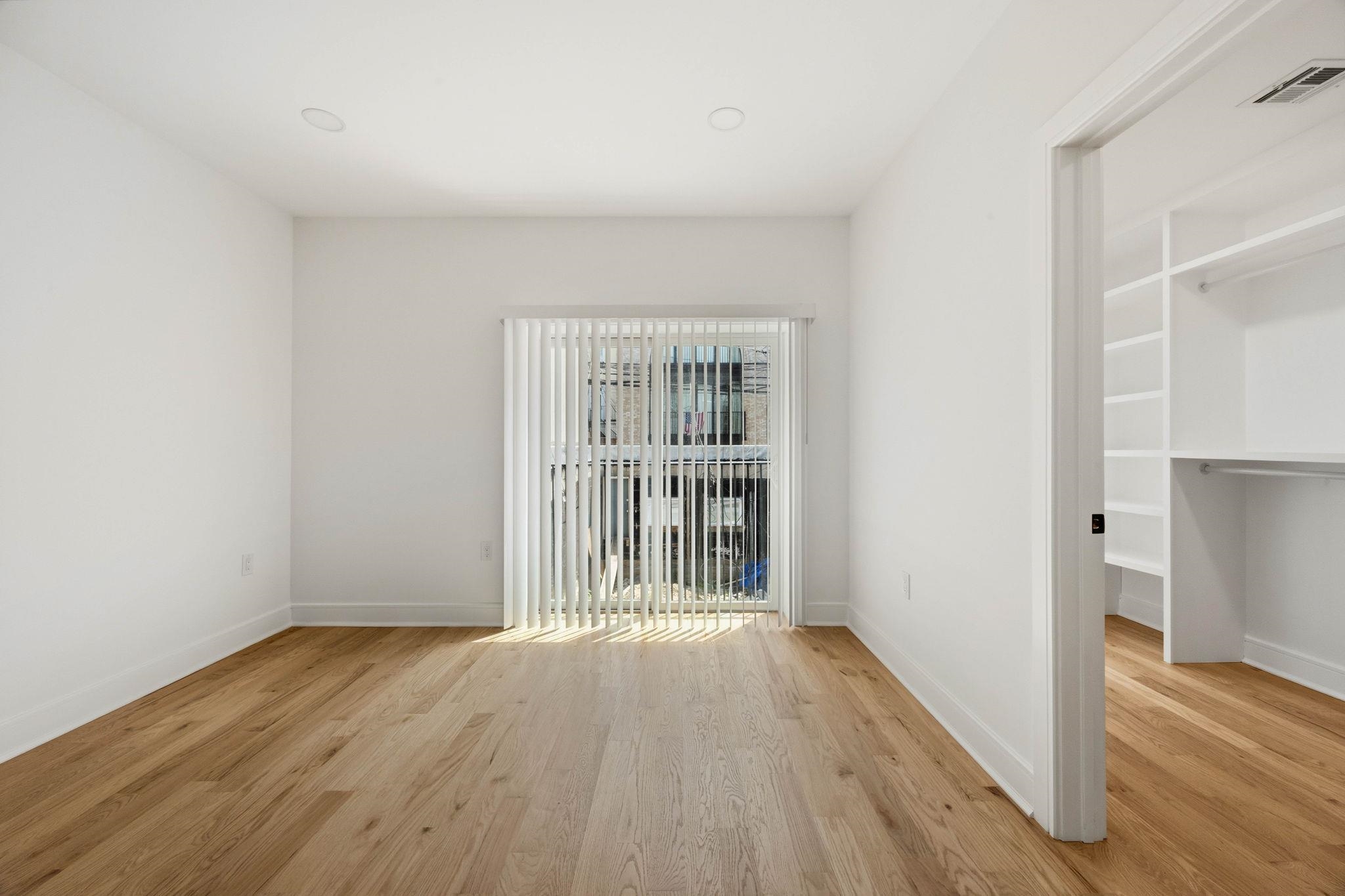 525 WASHINGTON ST Unit: 1