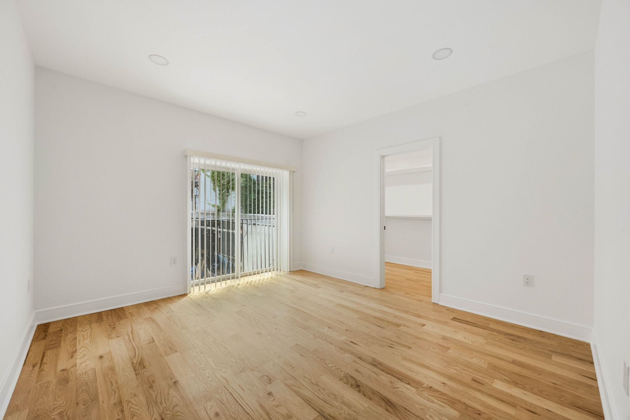 525 WASHINGTON ST Unit: 1