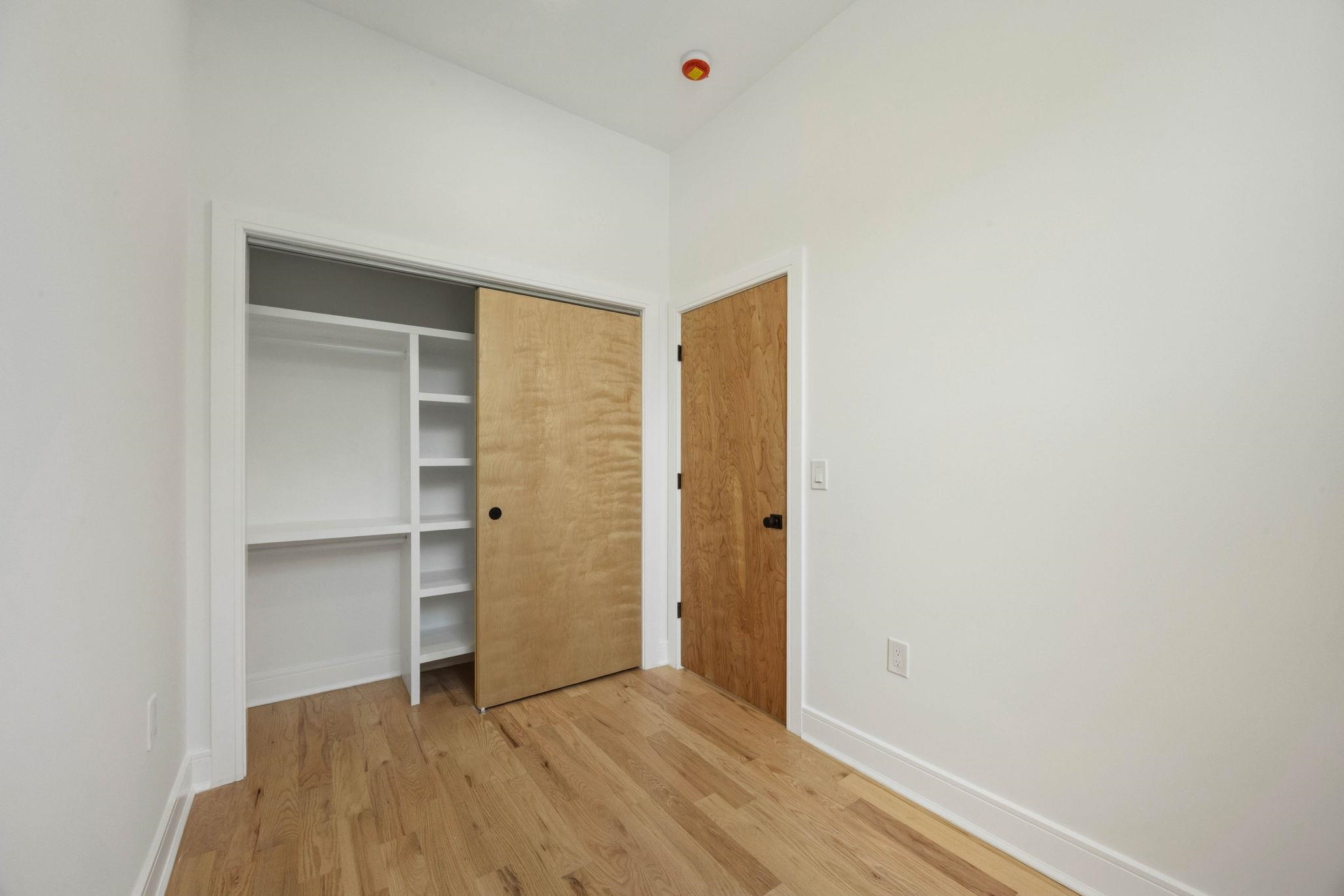 525 WASHINGTON ST Unit: 1
