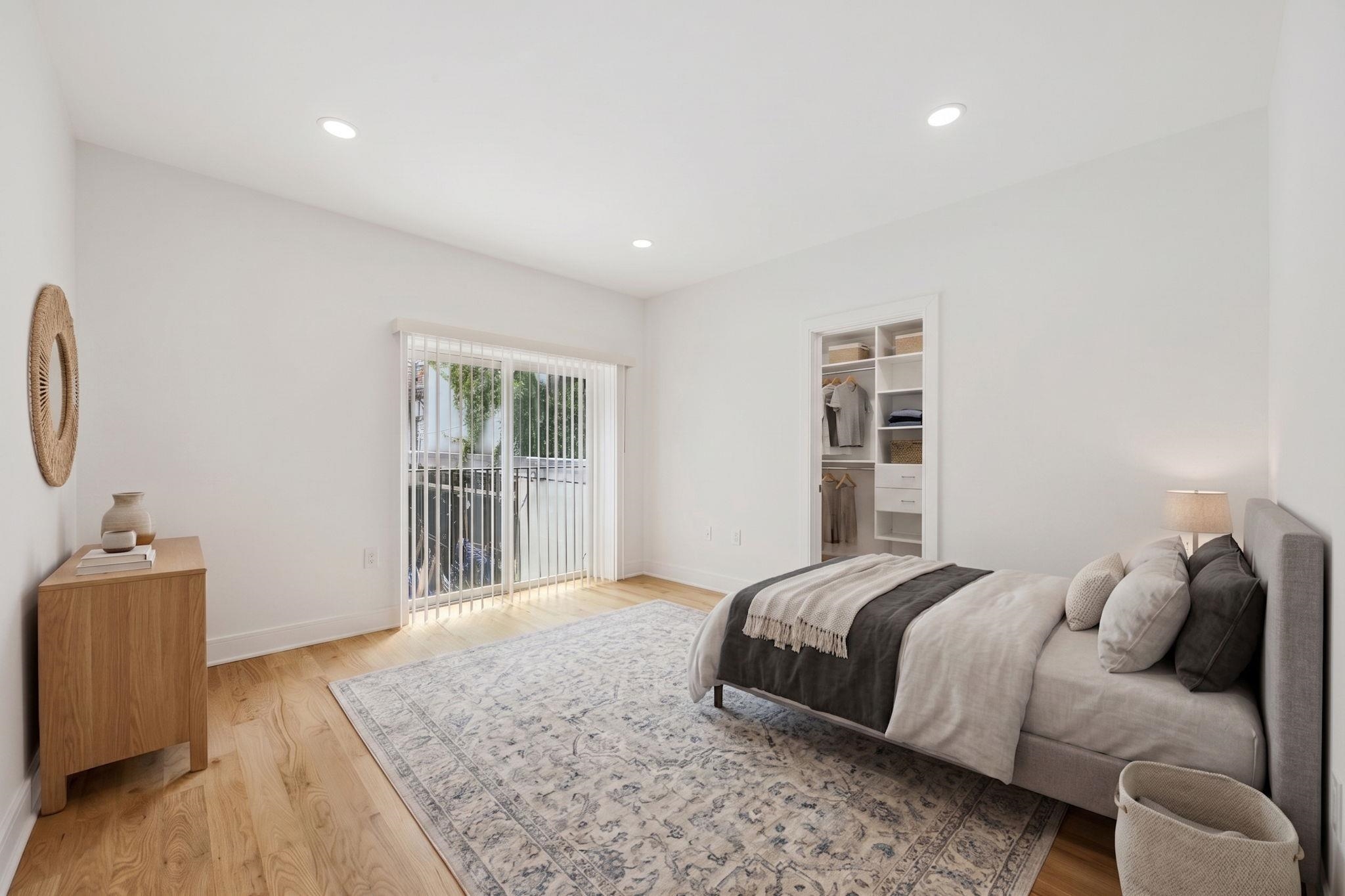 525 WASHINGTON ST Unit: 1