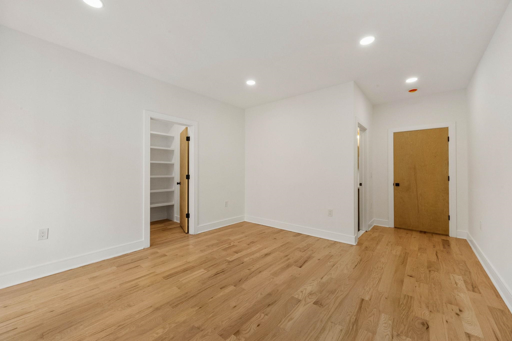 525 WASHINGTON ST Unit: 2