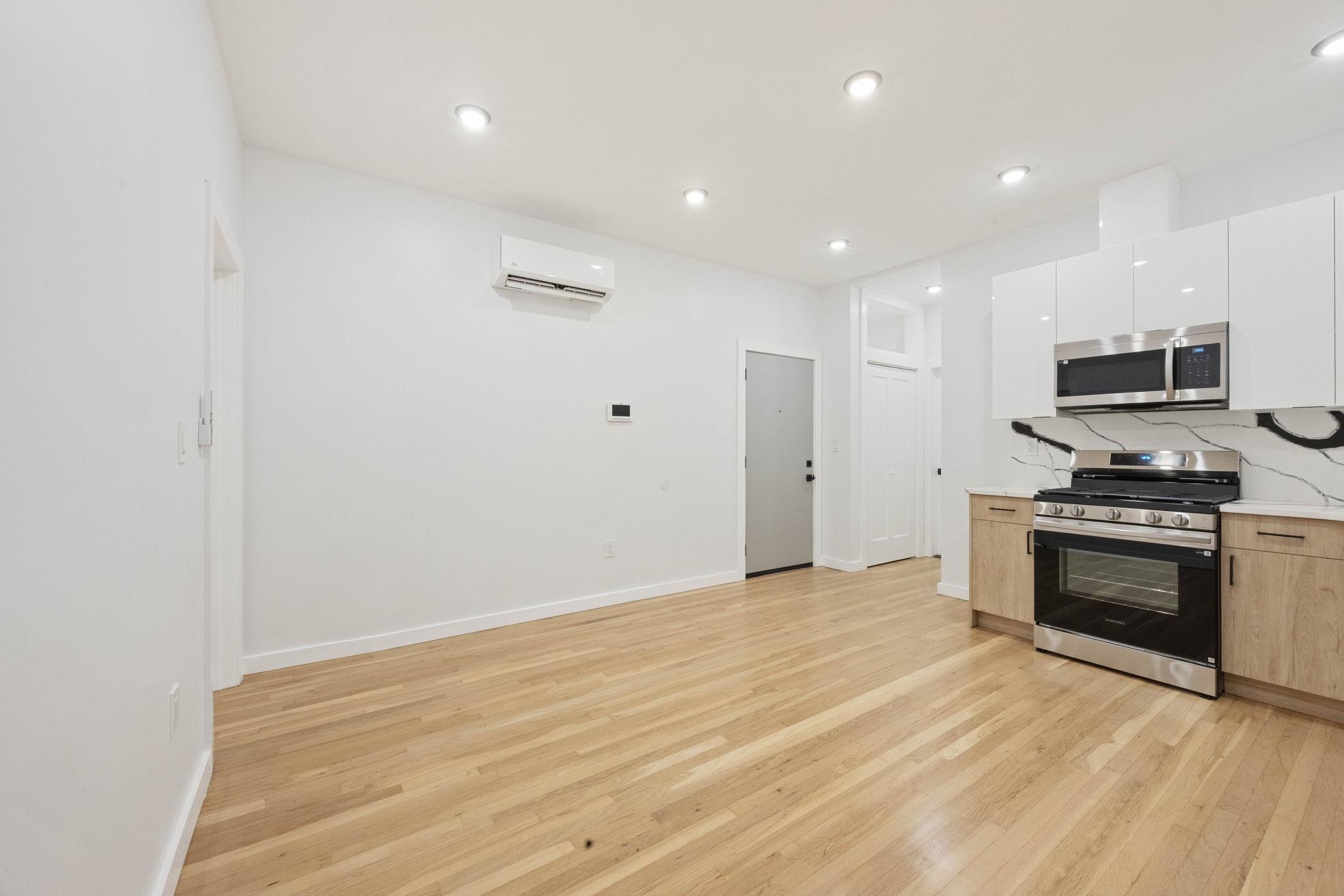 294 HOBOKEN AVE Unit: 1