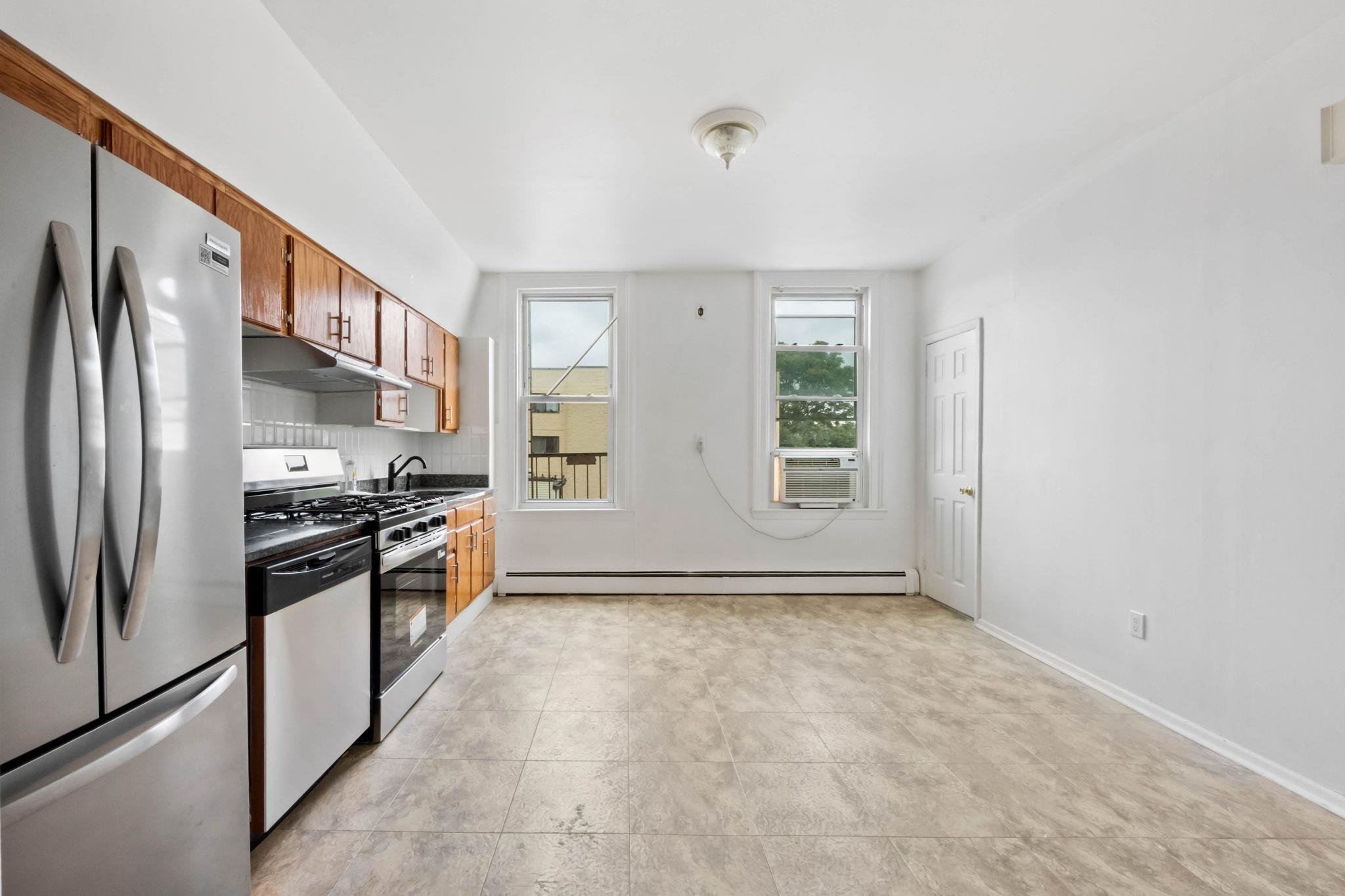 3805 PALISADE AVE Unit: 3