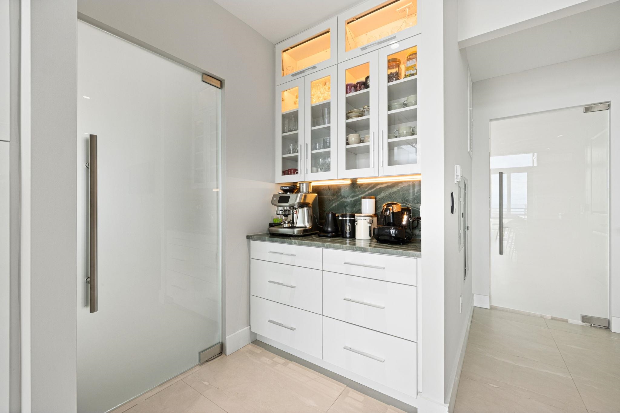 1000 PORTSIDE DR Unit: PH