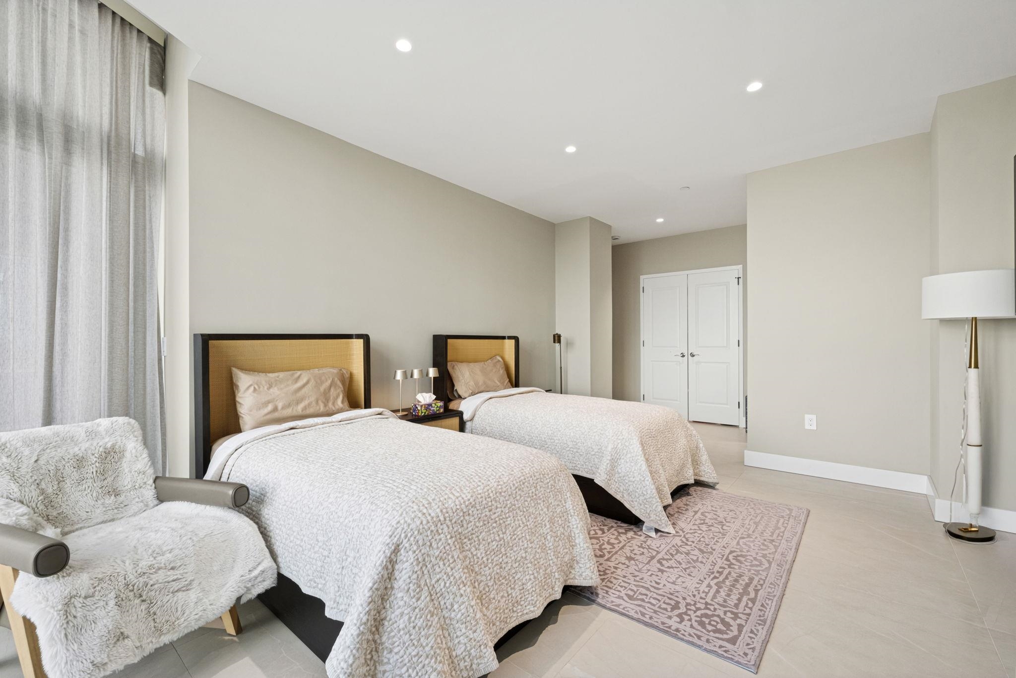 1000 PORTSIDE DR Unit: PH