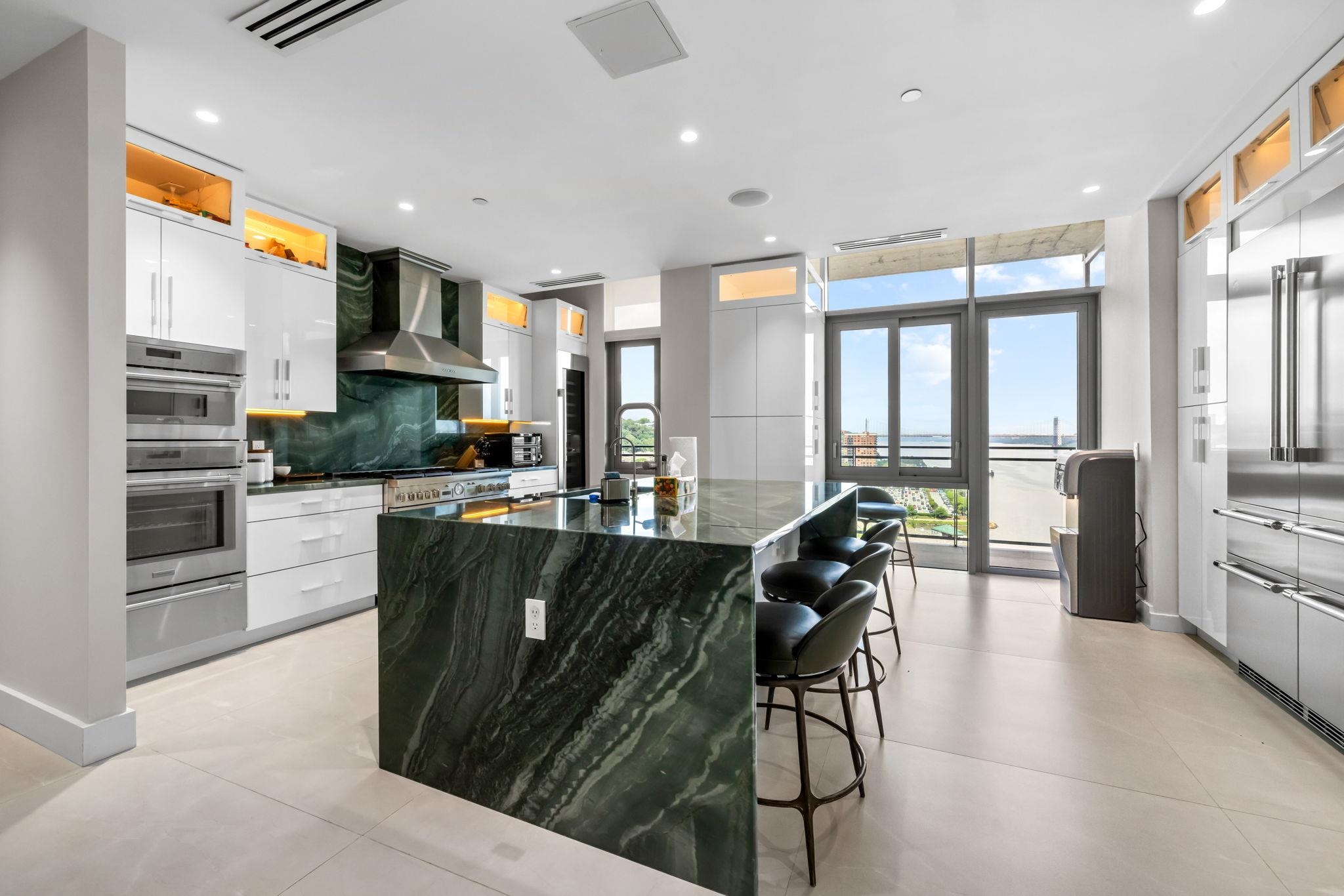 1000 PORTSIDE DR Unit: PH