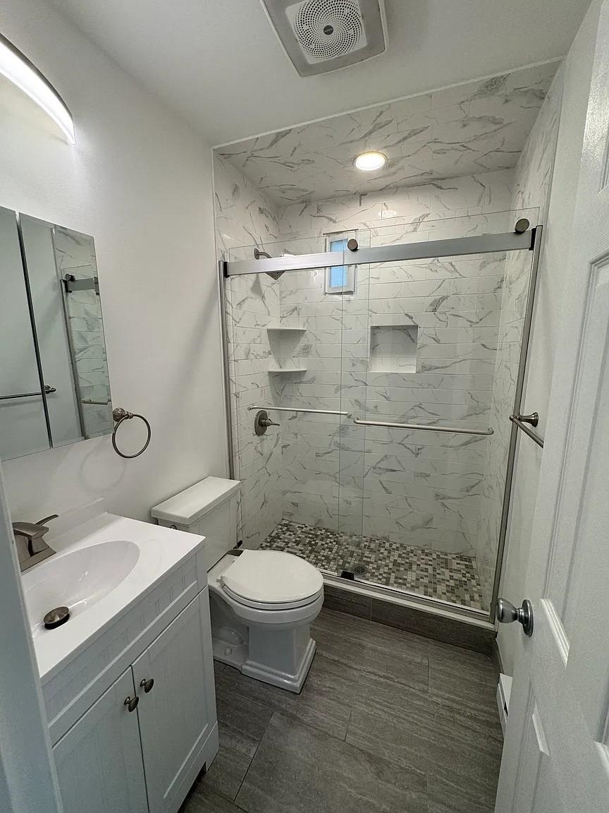 83 ANDERSON AVE Unit: 1