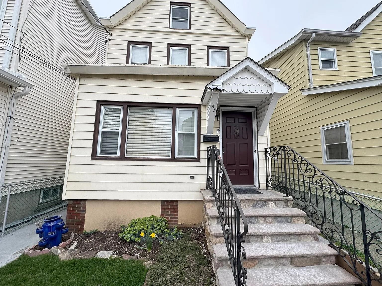 83 ANDERSON AVE Unit: 1