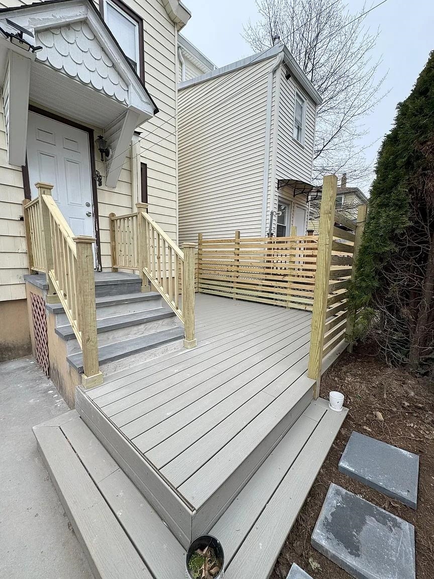 83 ANDERSON AVE Unit: 1
