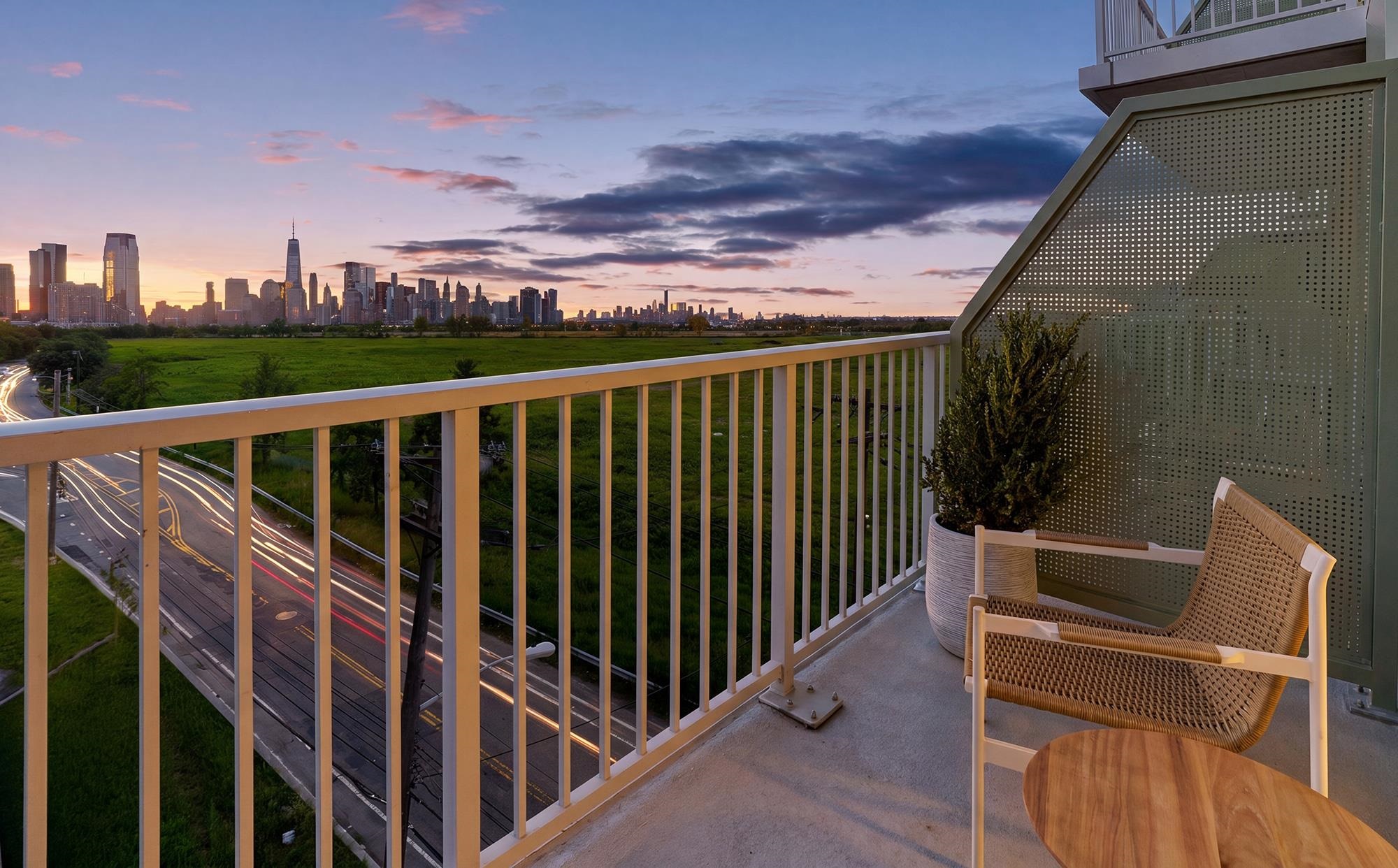 189 PHILLIP ST Unit: E1207