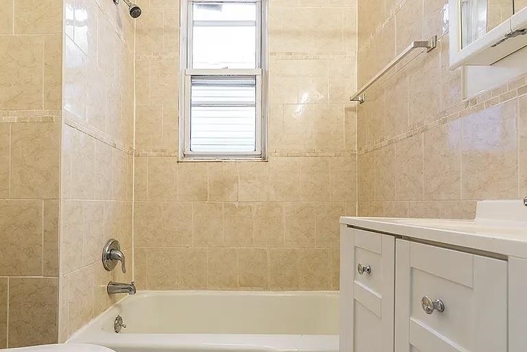 385 PRINCETON AVE Unit: 2