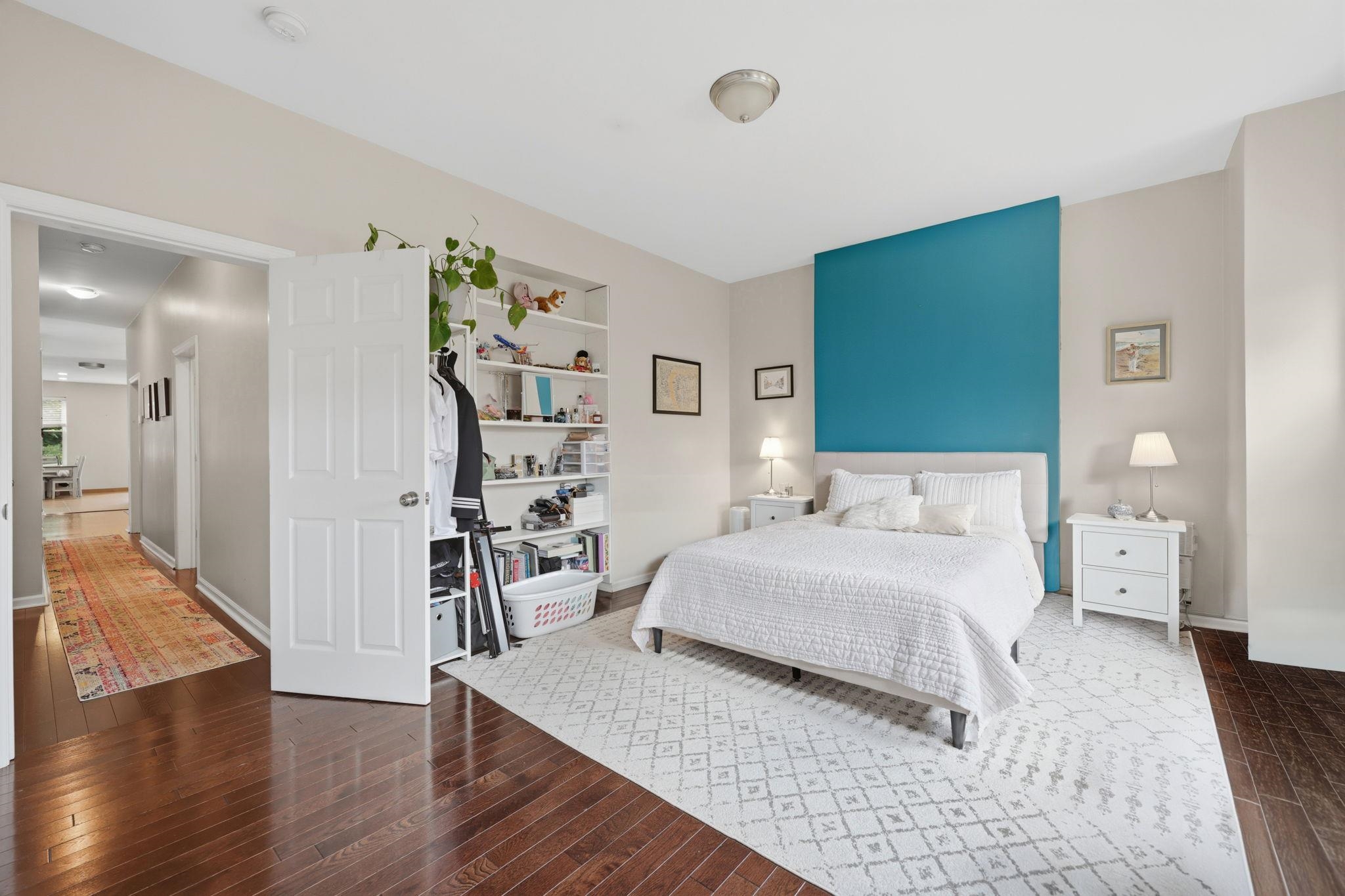 935 SUMMIT AVE Unit: 2