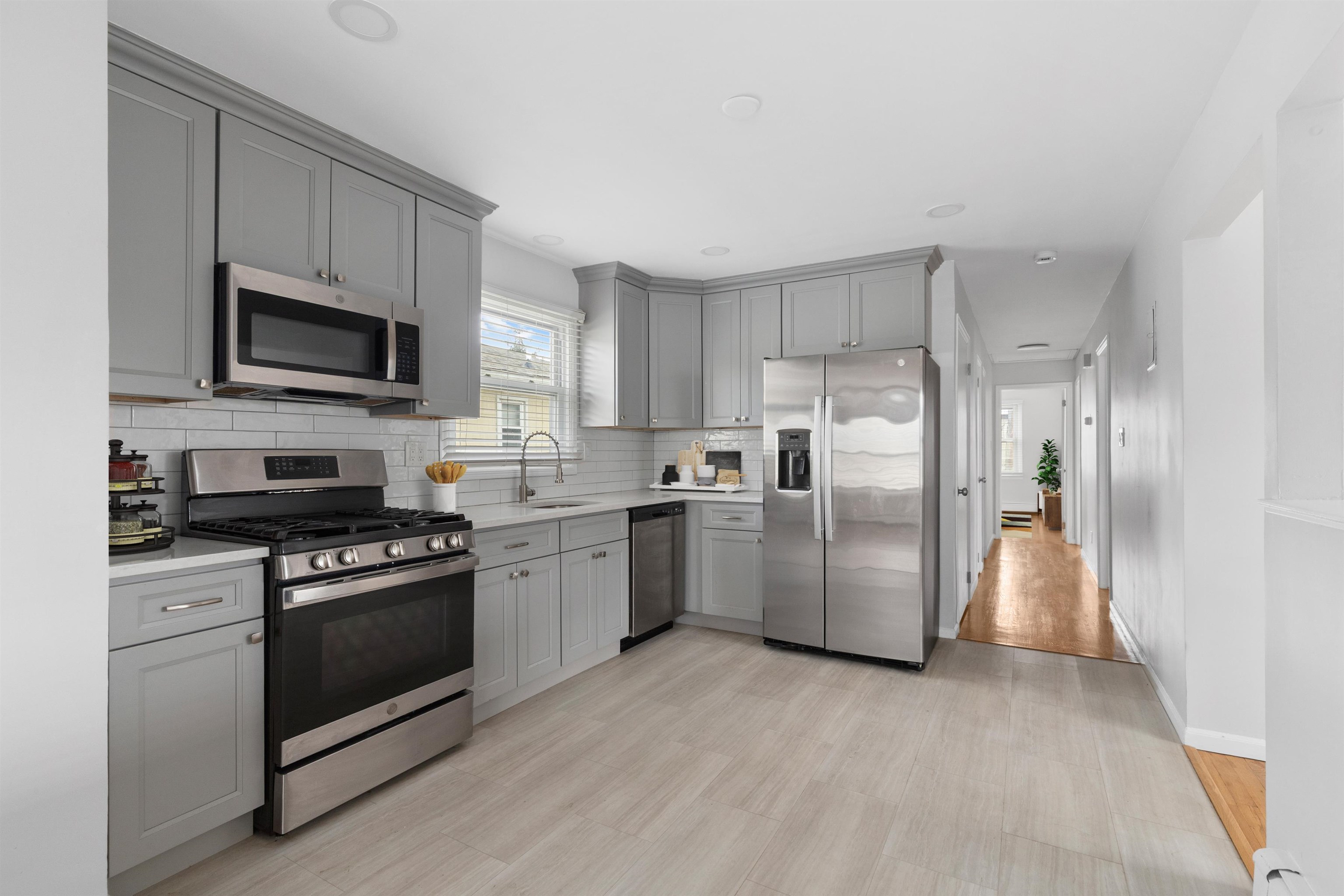 226 WEBSTER AVE Unit: 2