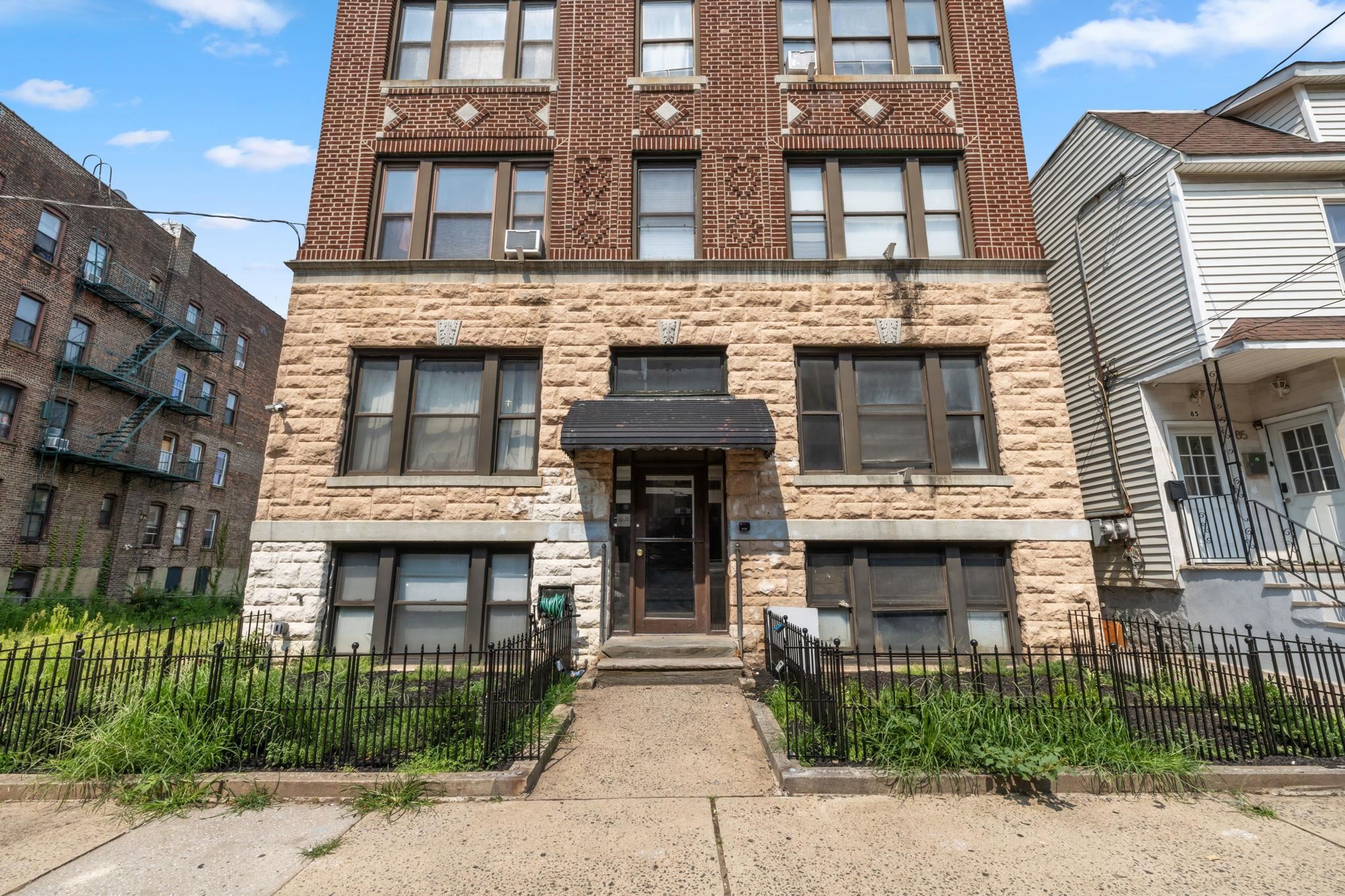 81 ROMAINE AVE Unit: 4 (202)