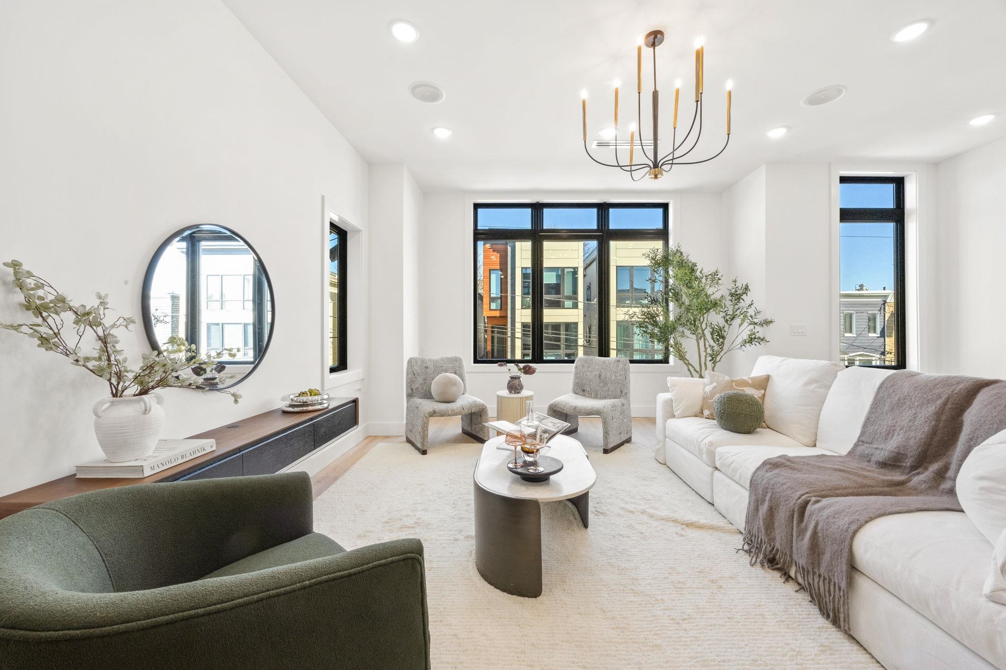 33 GRAHAM ST Unit: 1