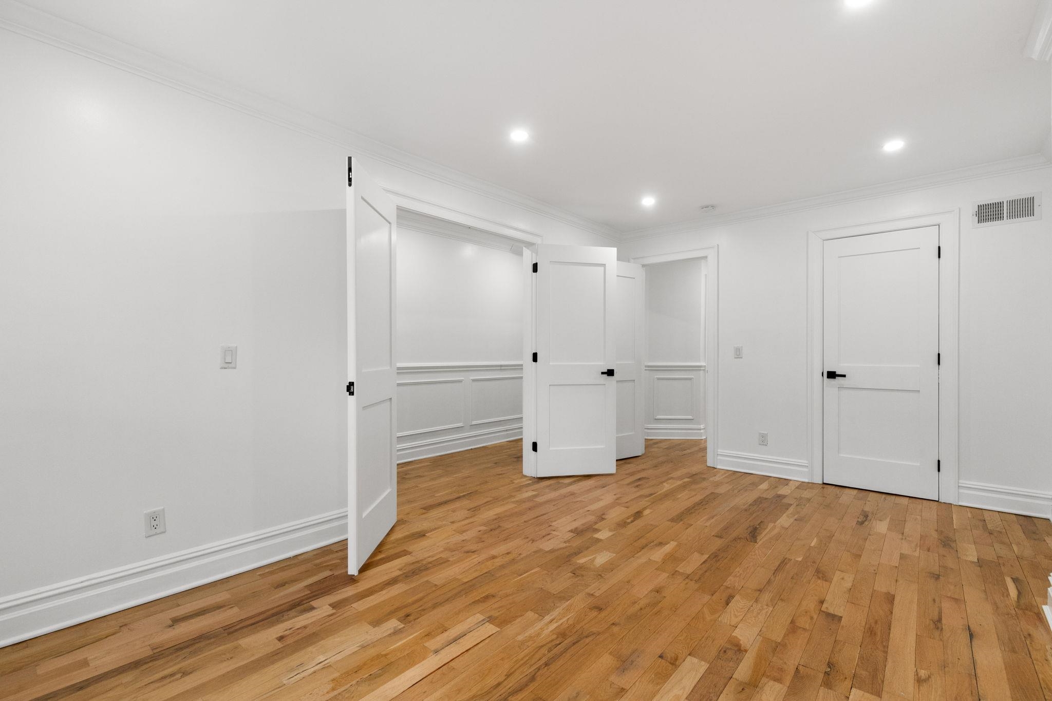 52 BRINKERHOFF ST