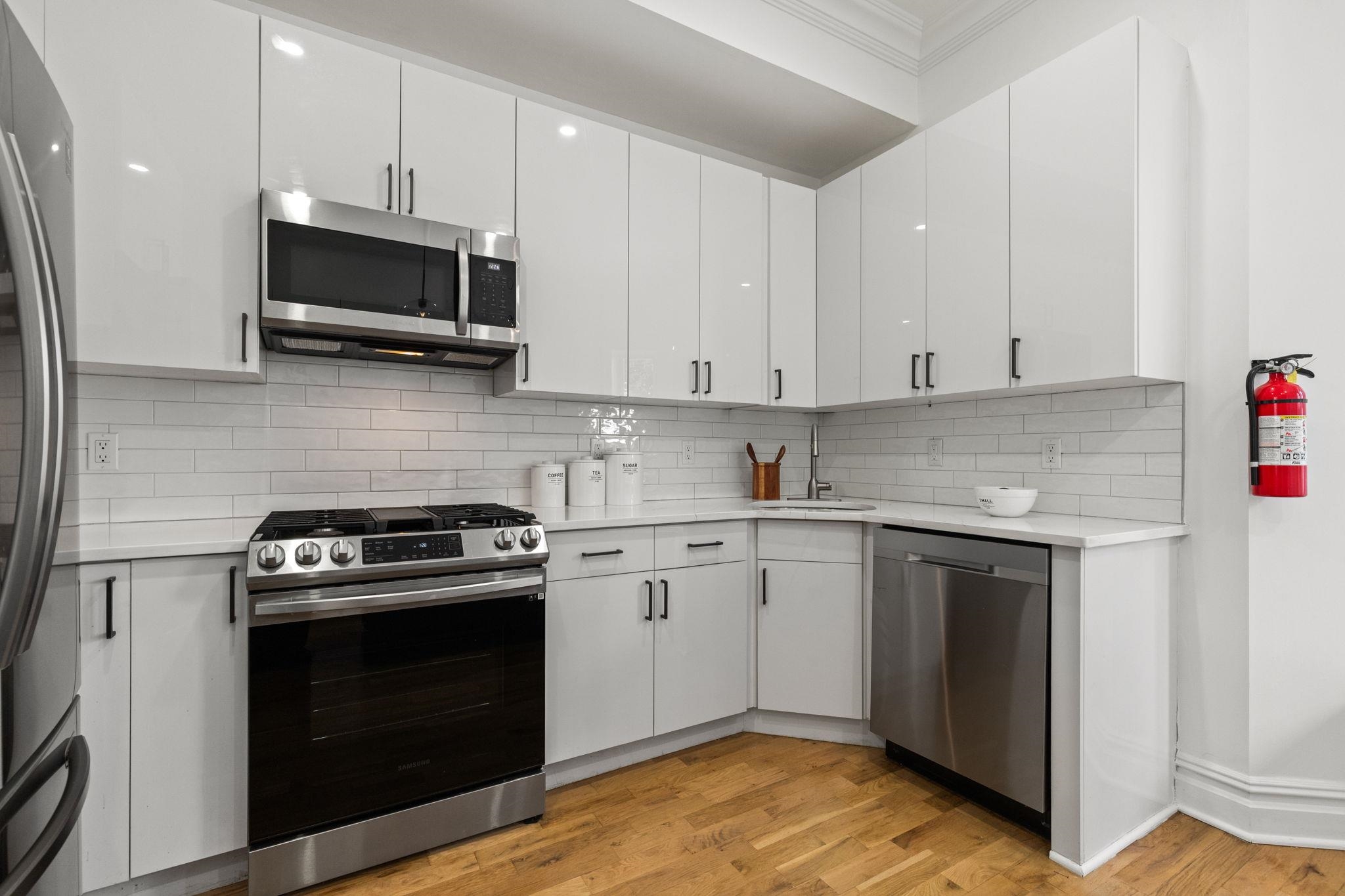 52 BRINKERHOFF ST