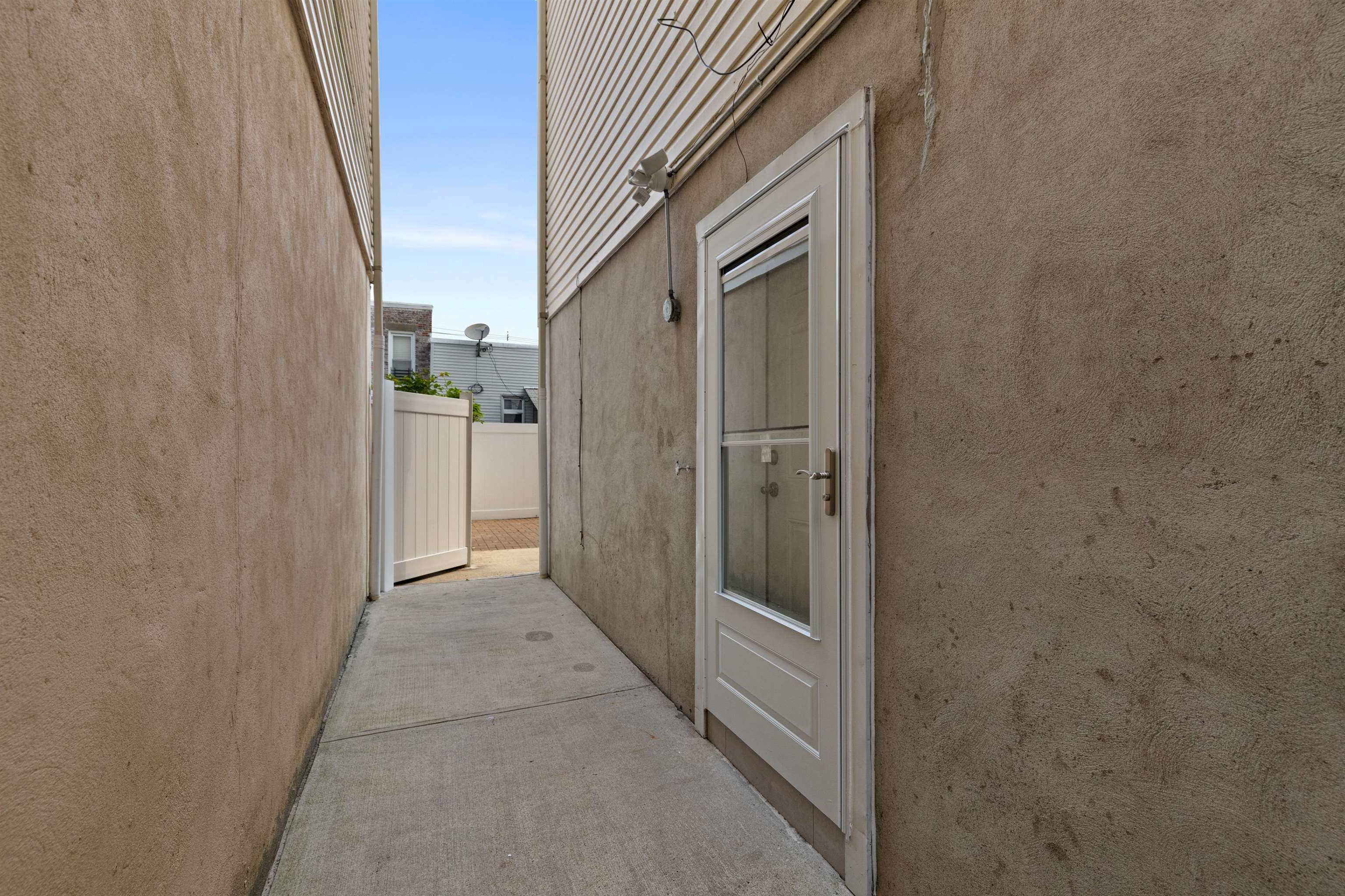 720 23RD ST Unit: 1
