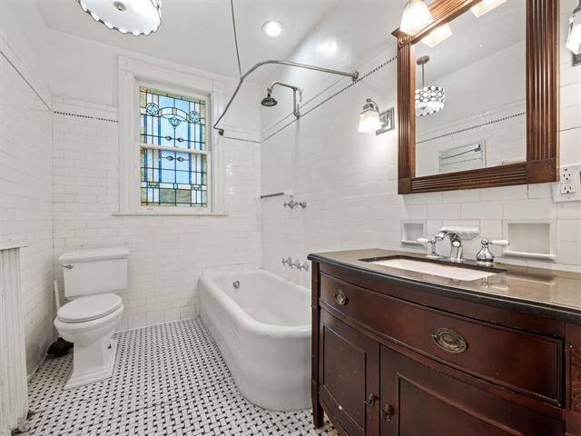 44 FULTON ST Unit: 1