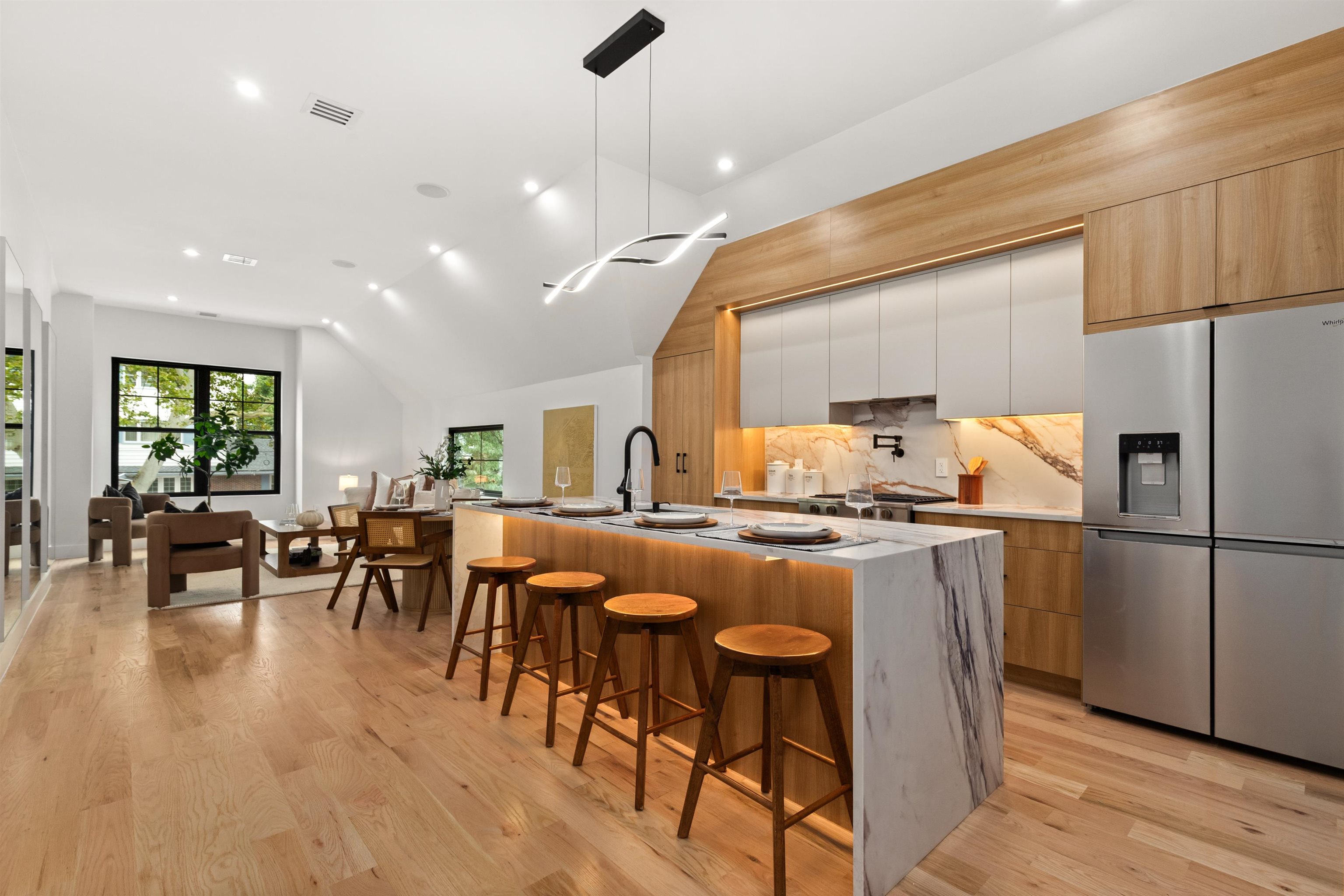 85 SHERMAN PL Unit: Residence 2